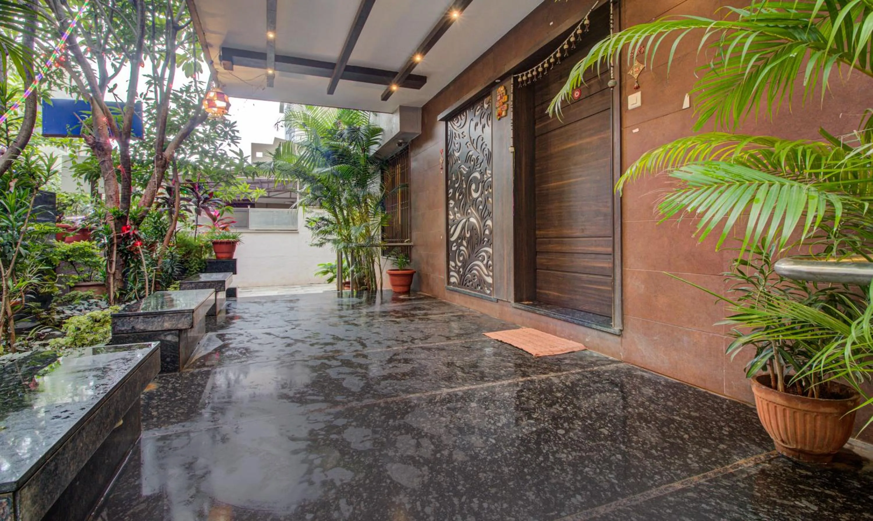 Facade/entrance in Treebo Sumati Baner