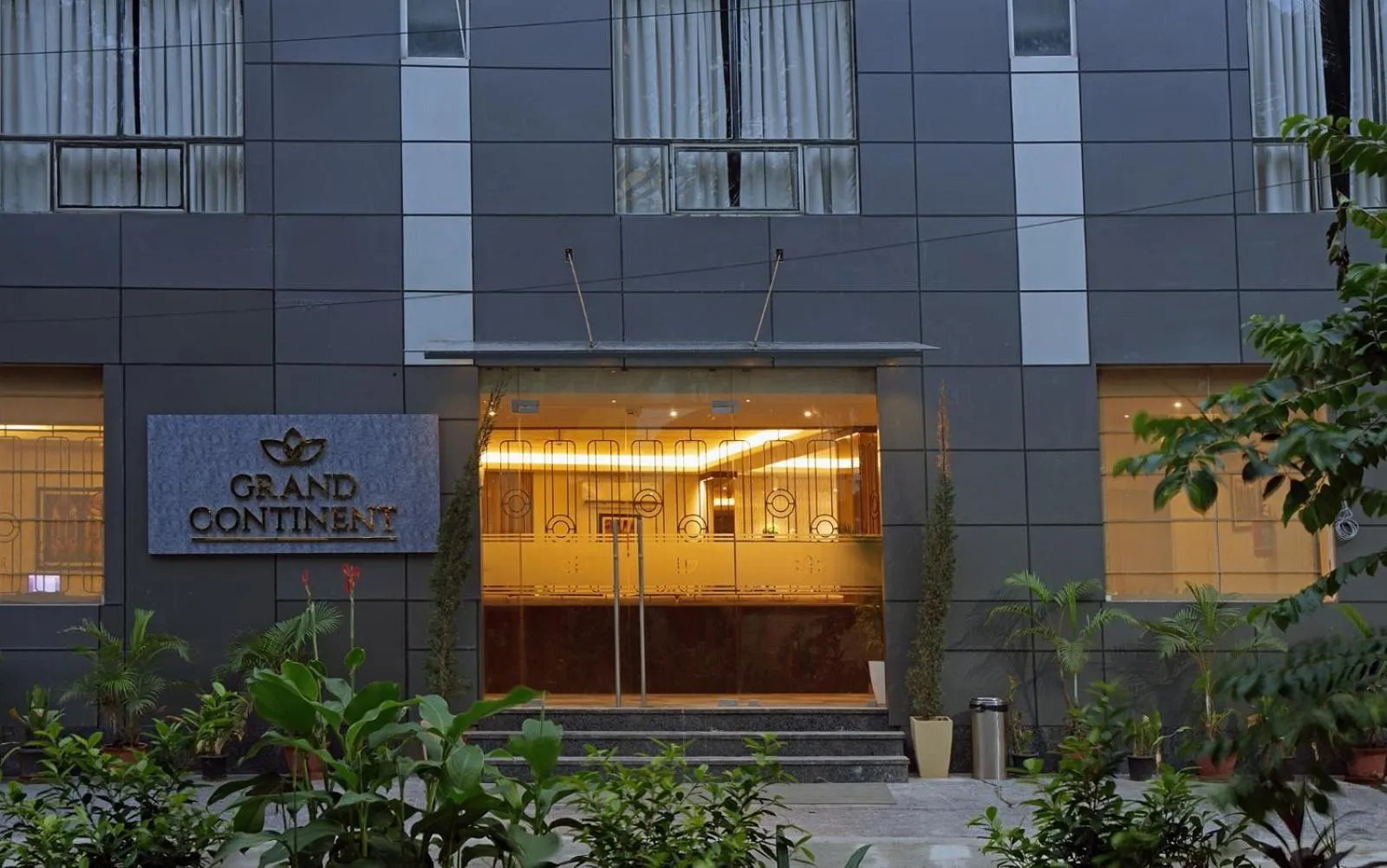 Facade/entrance in Grand Continent - Bangalore International Airport