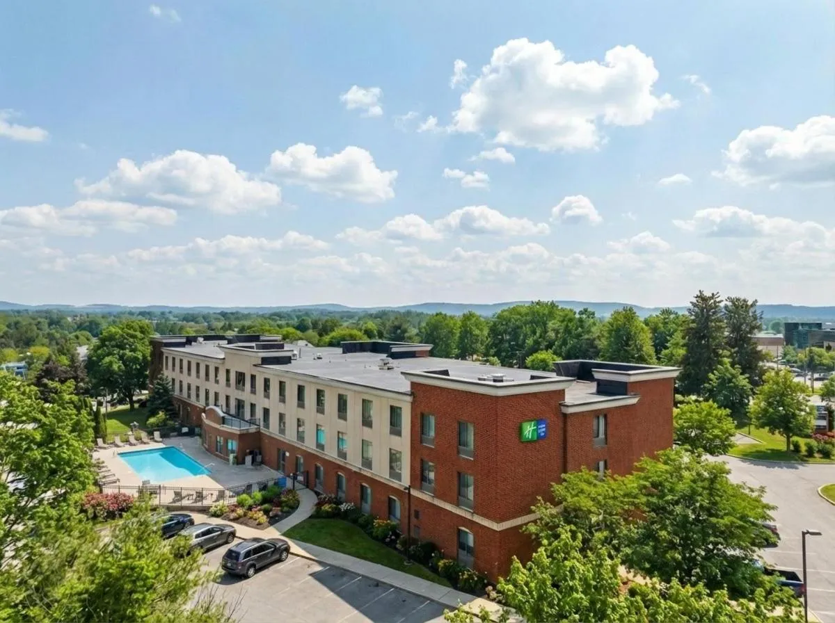 Holiday Inn Express & Suites Bethlehem Airport-Allentown Area