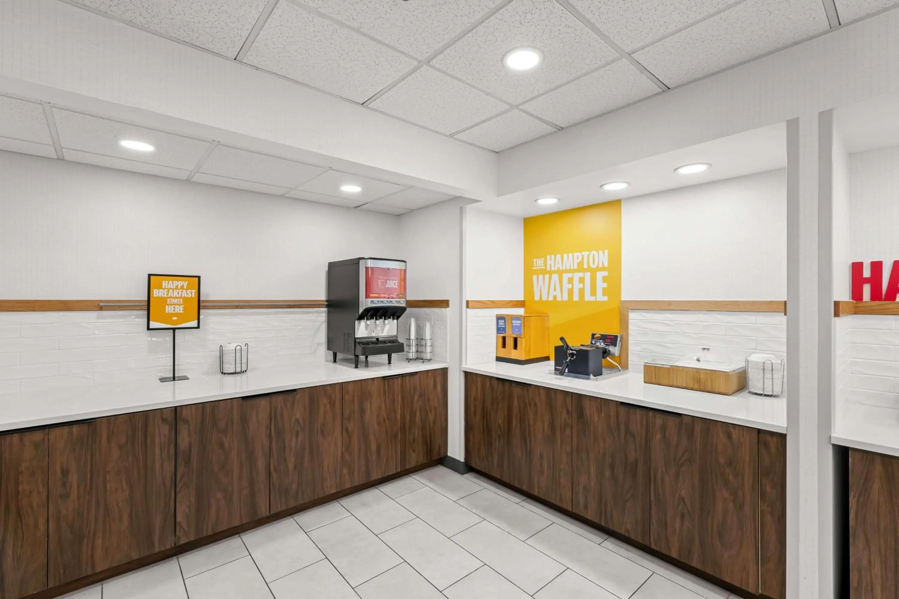 Breakfast in Hampton Inn & Suites Charlotte-Airport