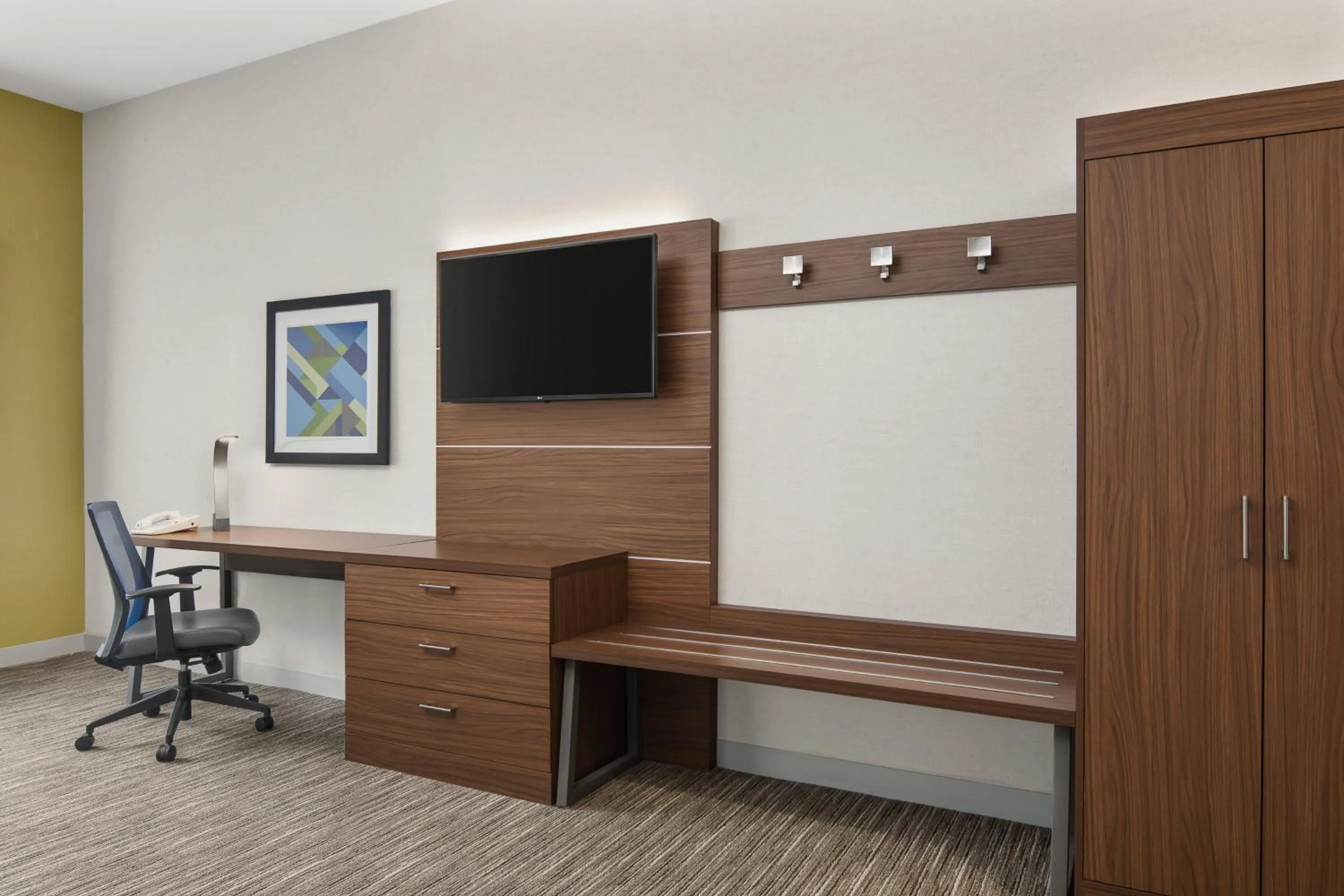 Photo of the whole room in Holiday Inn Express Hotel & Suites Sacramento Airport Natomas by IHG
