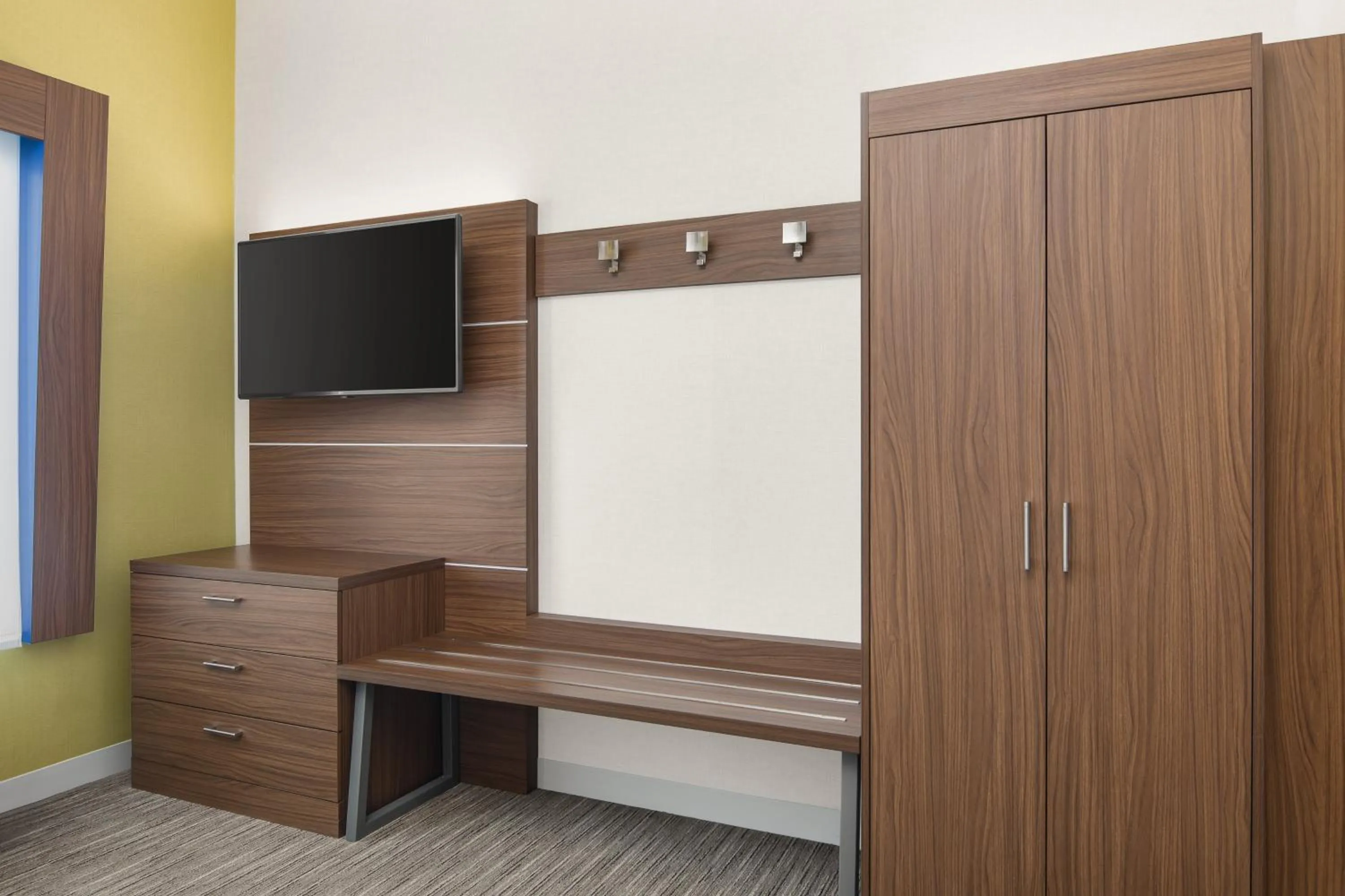 Photo of the whole room in Holiday Inn Express Hotel & Suites Sacramento Airport Natomas by IHG