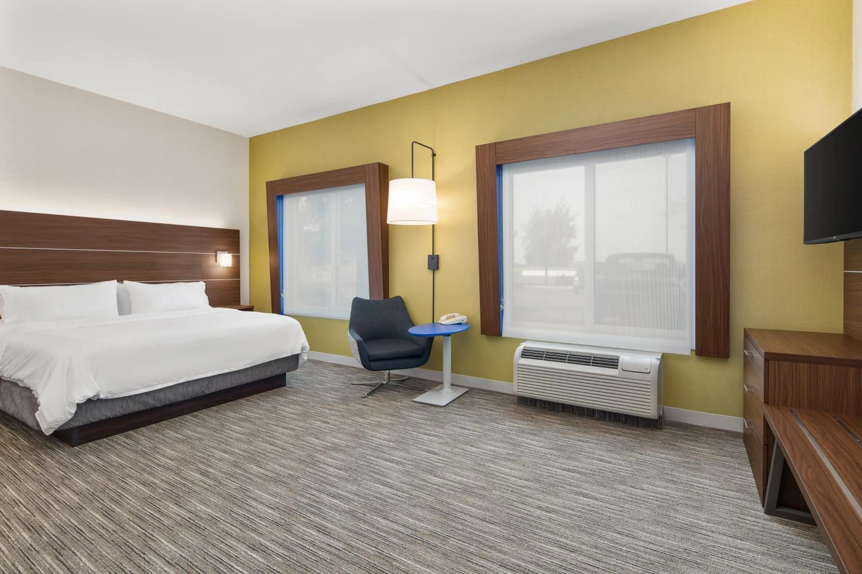 Photo of the whole room in Holiday Inn Express Hotel & Suites Sacramento Airport Natomas by IHG