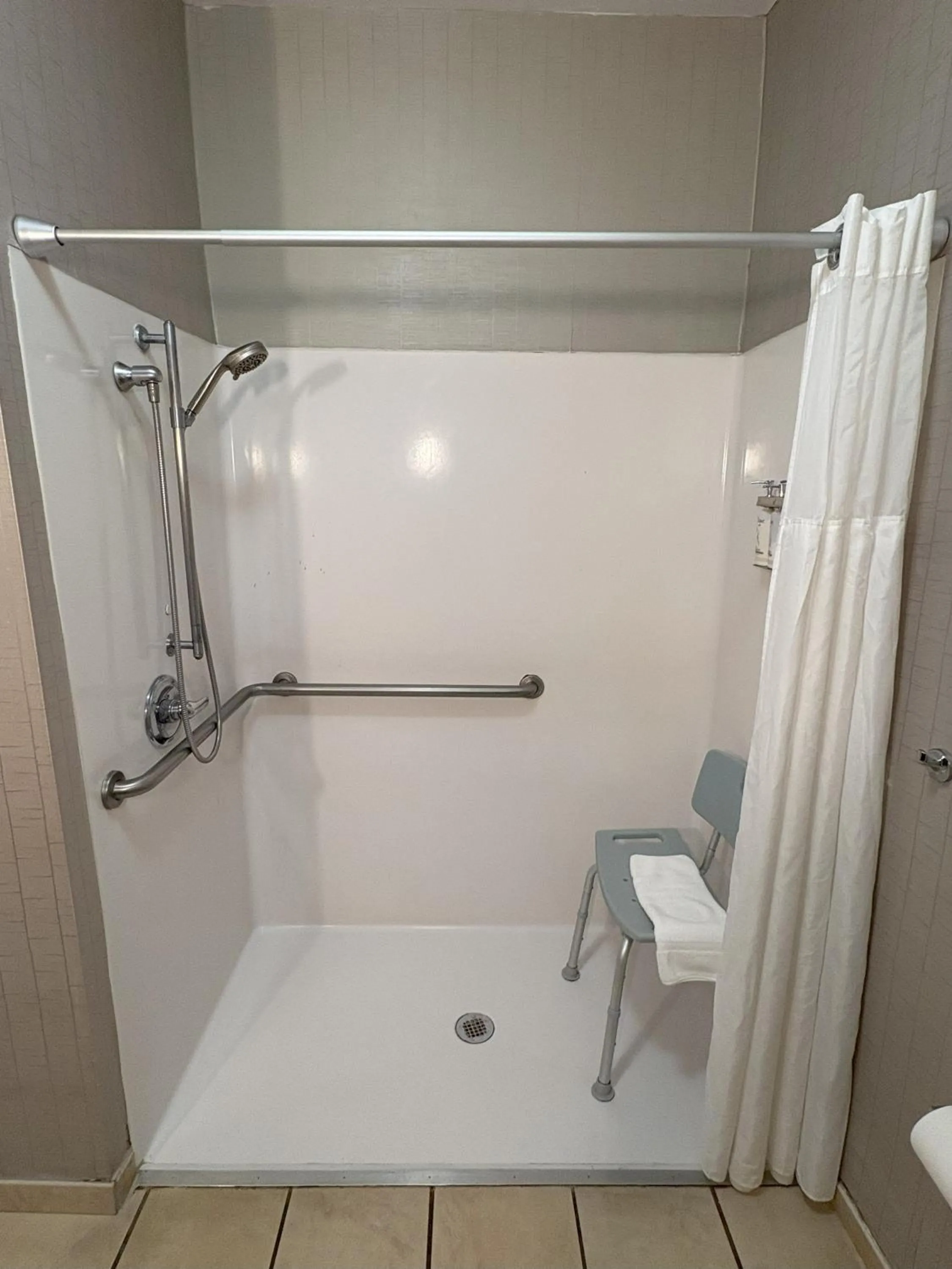 Shower in Holiday Inn Express Hotel & Suites Lafayette by IHG