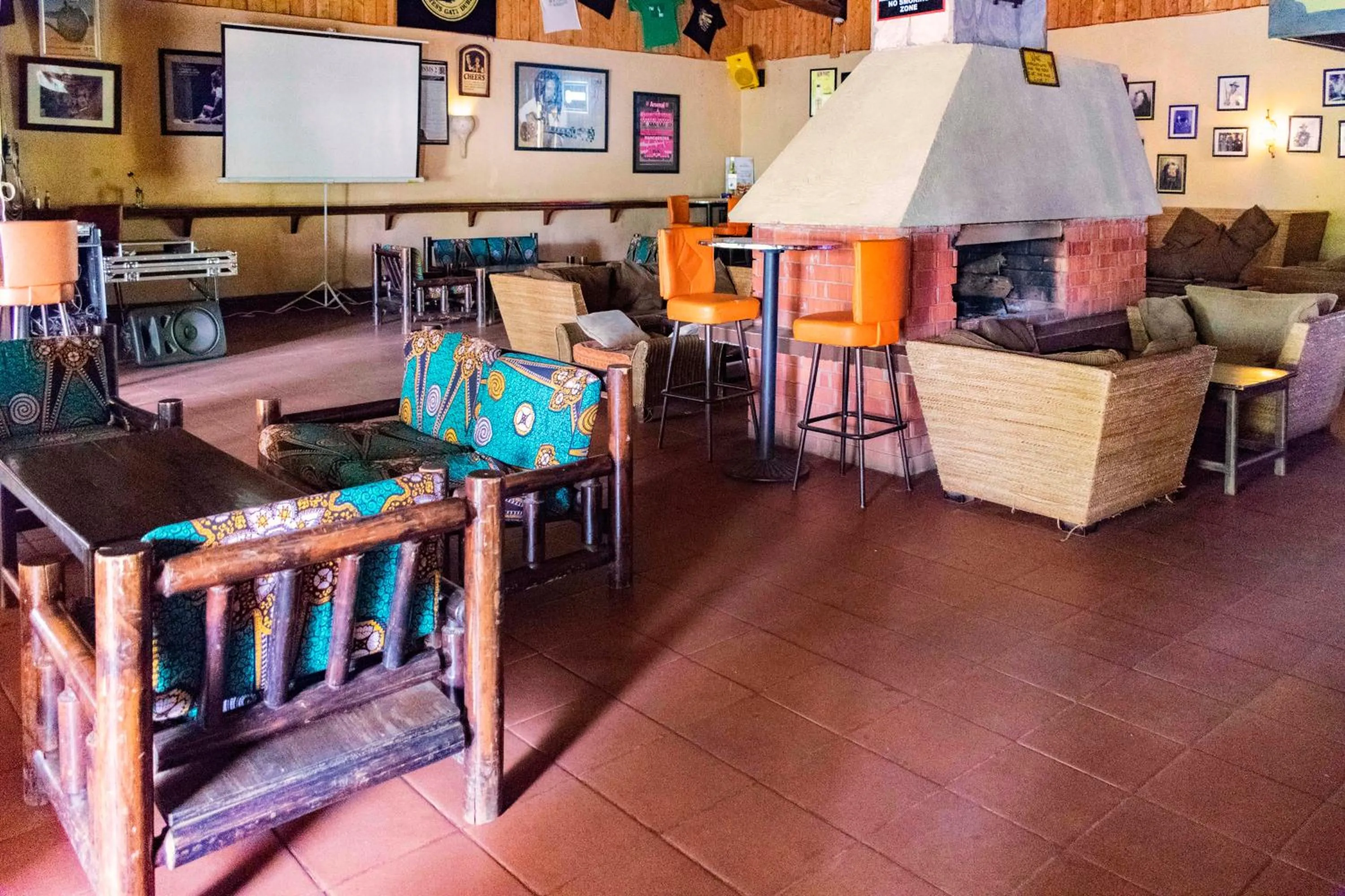 Lounge or bar in Mountains of the Moon Hotel Fort Portal