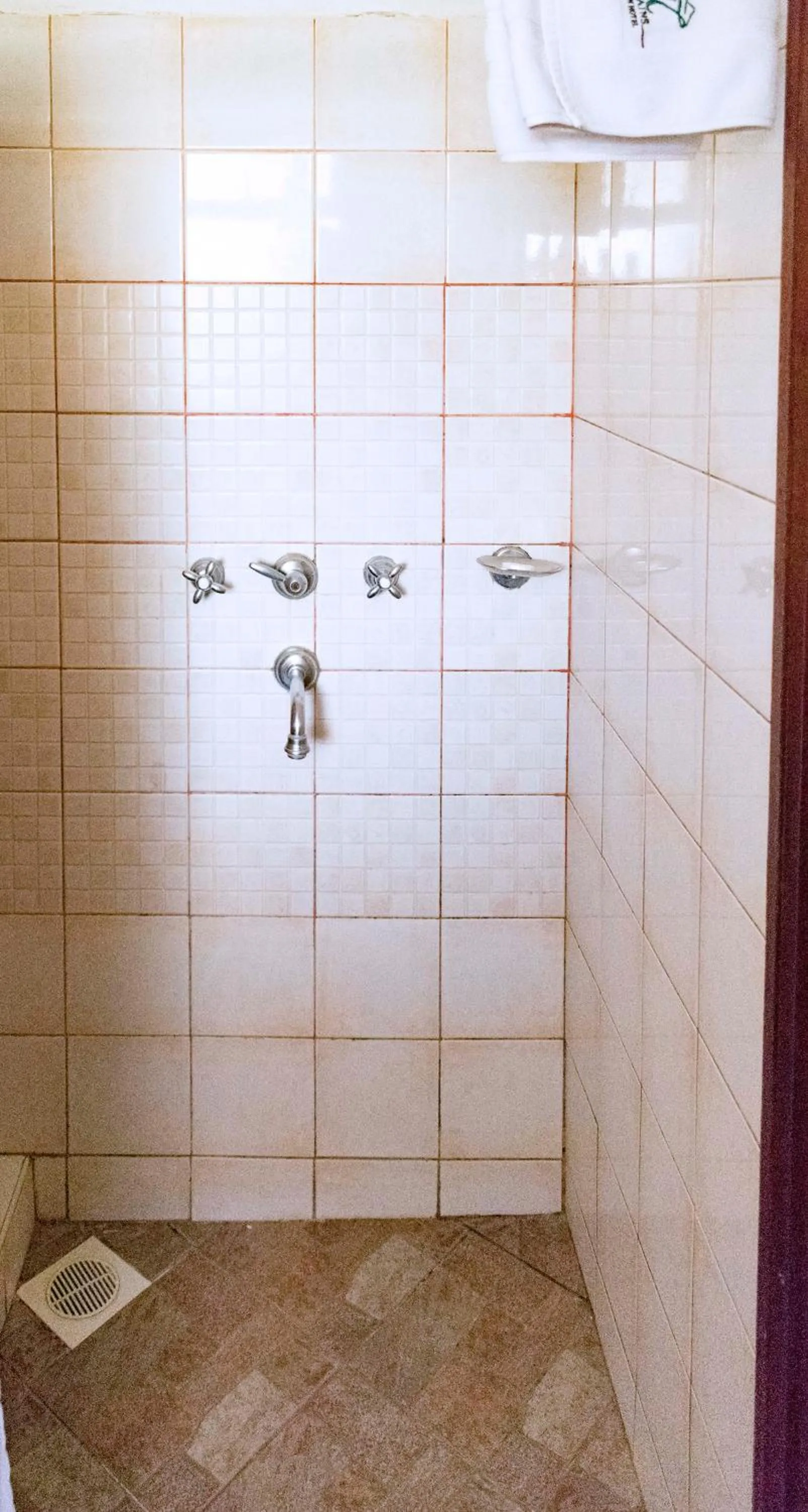 Bathroom in Mountains of the Moon Hotel Fort Portal