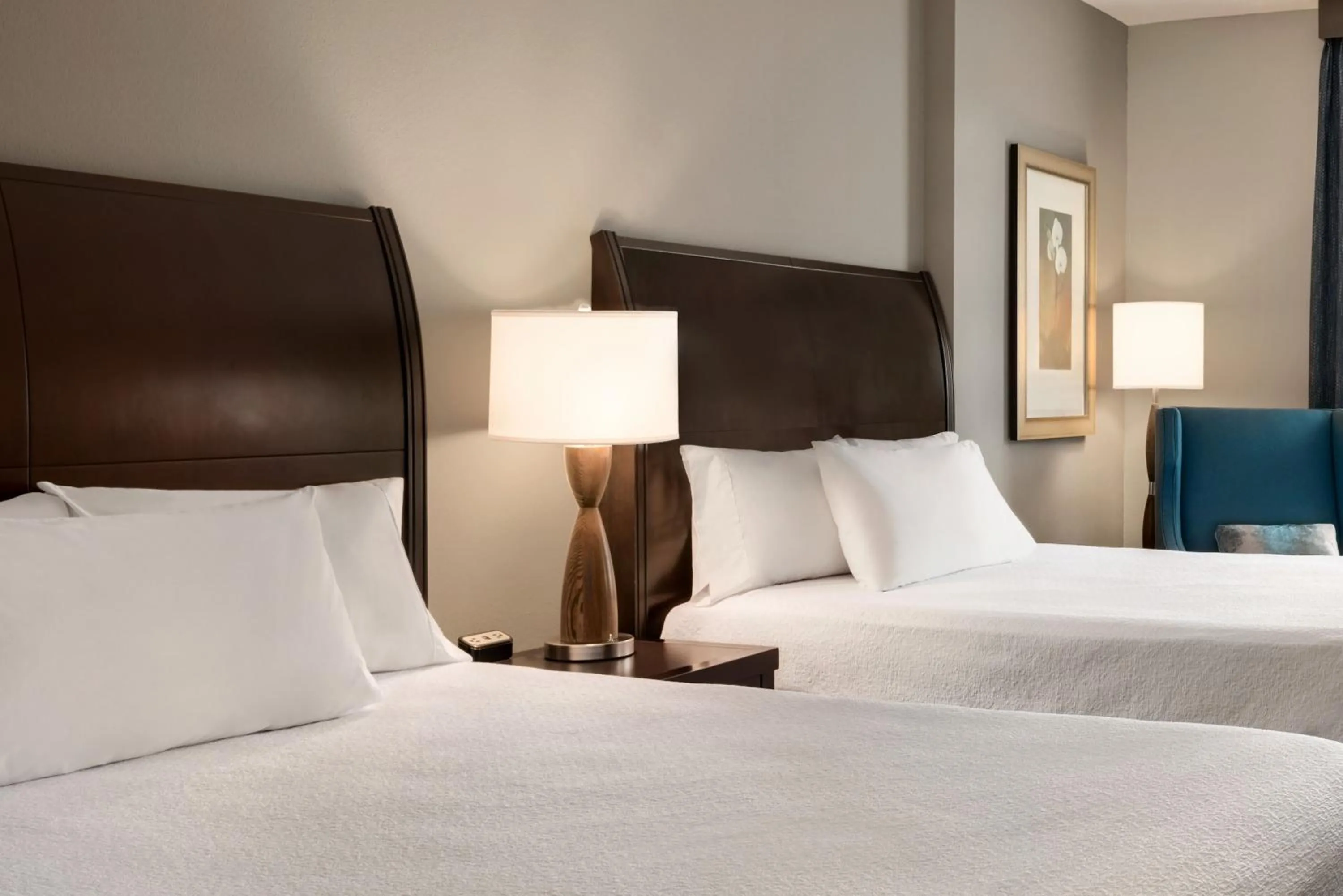 Bedroom, Bed in Hilton Garden Inn Minneapolis Downtown