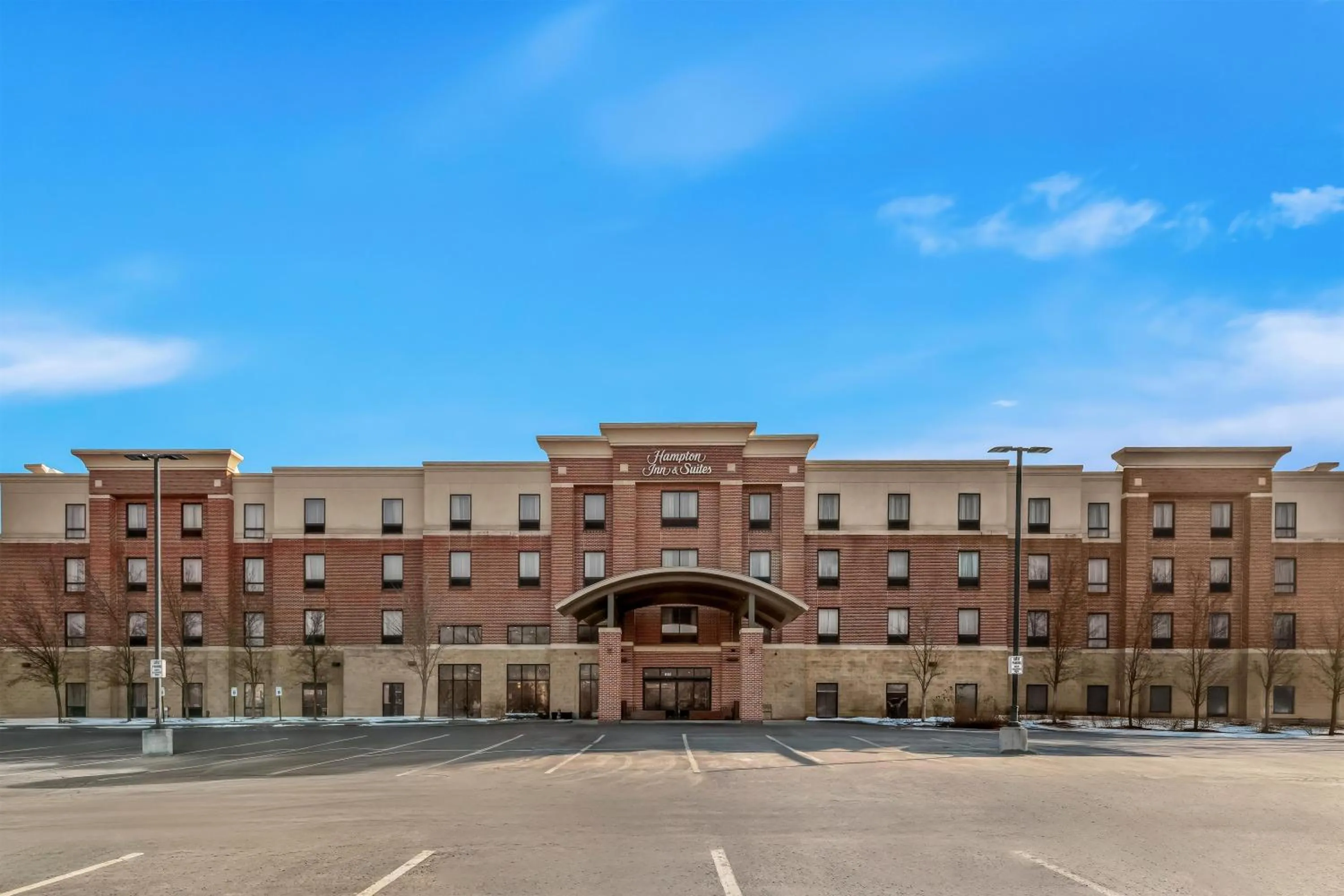 Property building in Hampton Inn & Suites Detroit-Canton