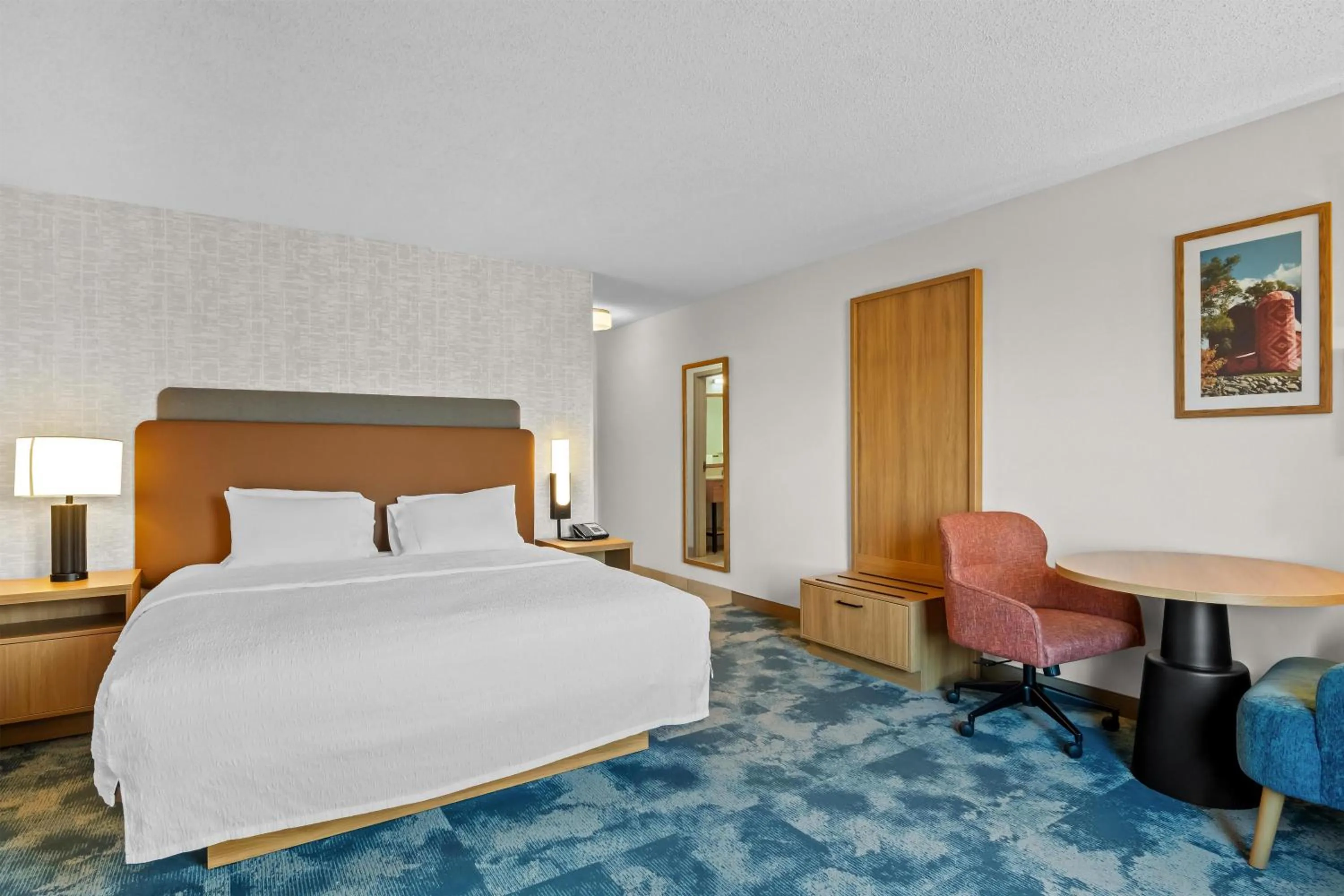Bed in Hampton Inn & Suites Detroit-Canton