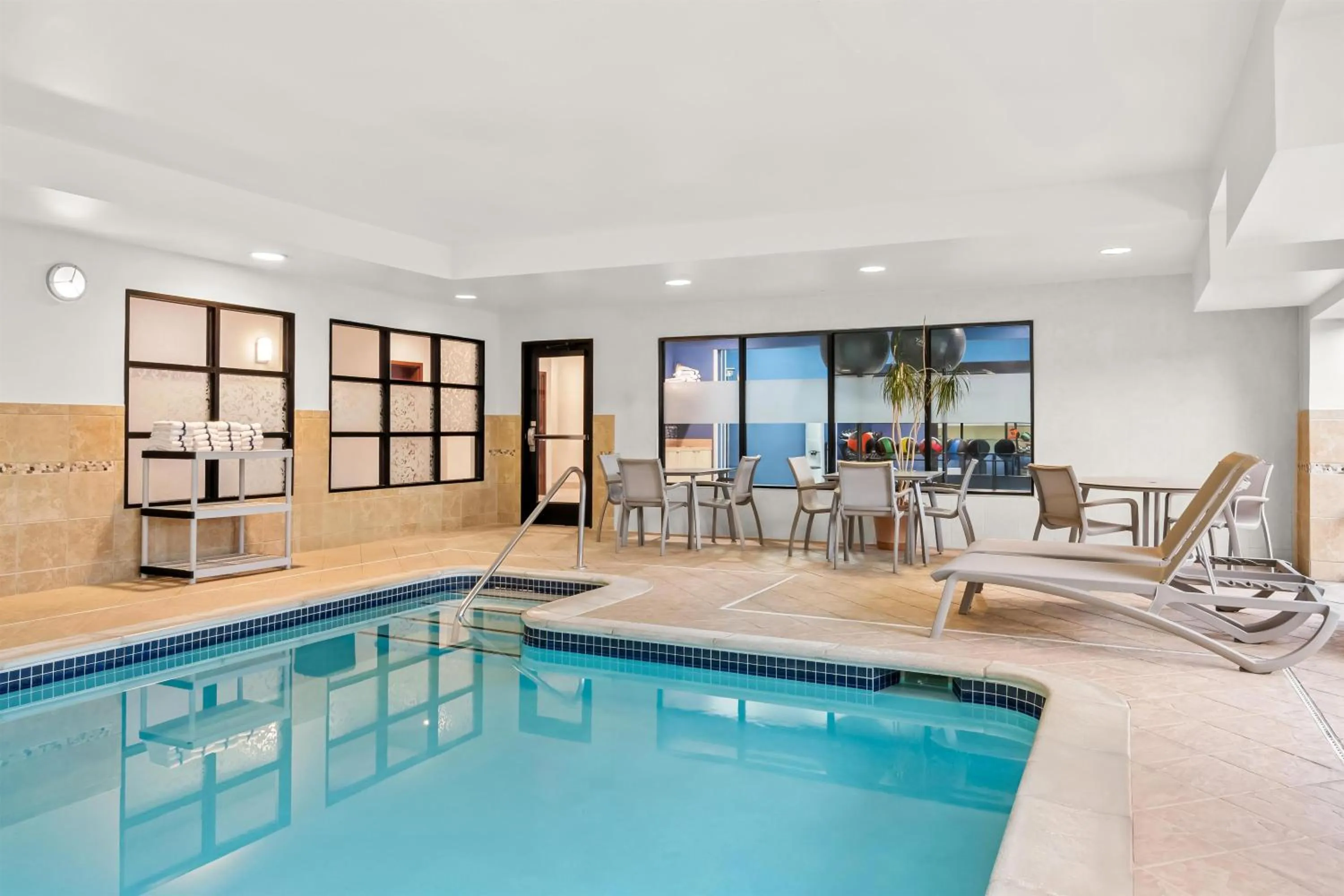 Pool view in Hampton Inn & Suites Detroit-Canton