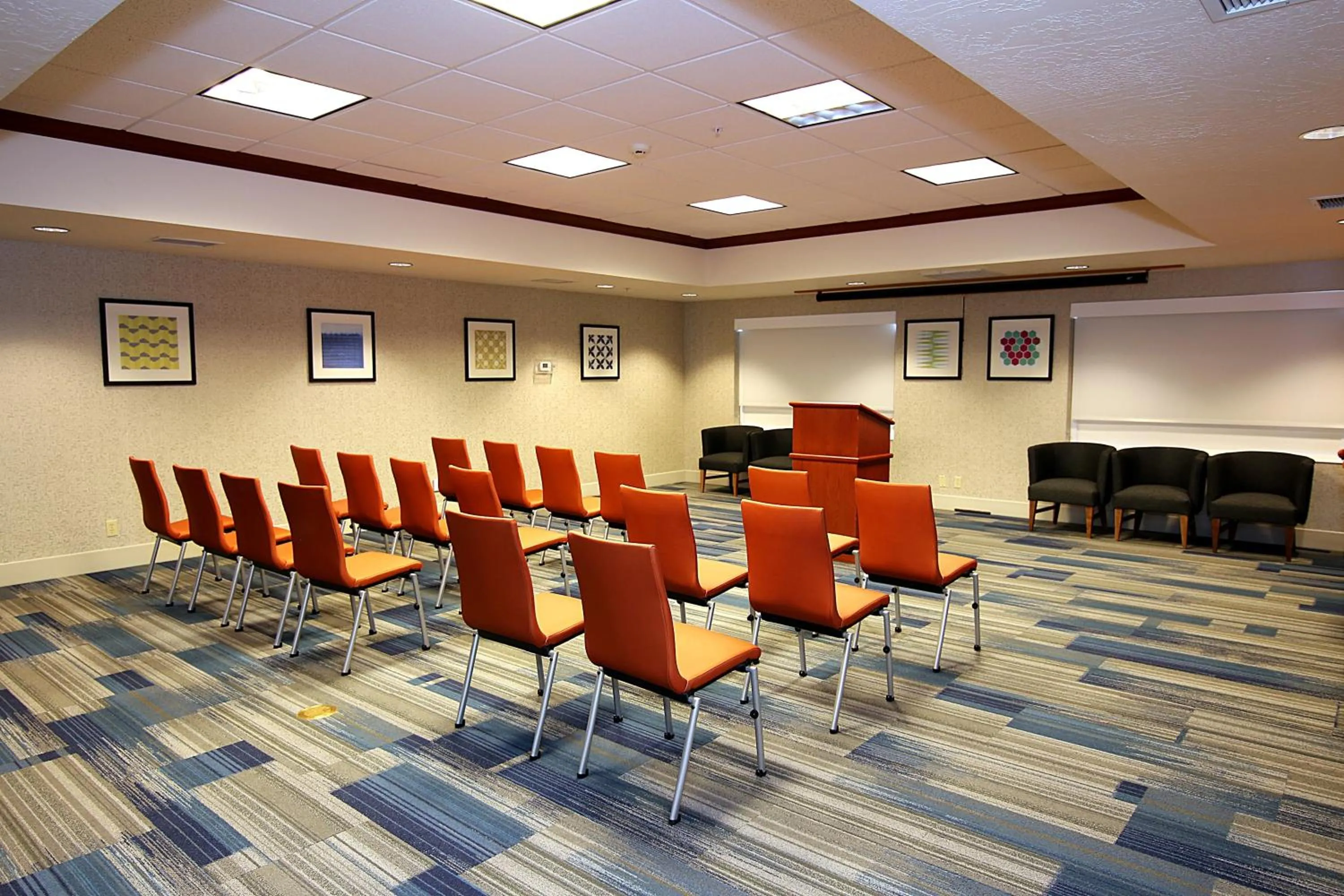 Meeting/conference room in Holiday Inn Express Hotel & Suites Ashland by IHG