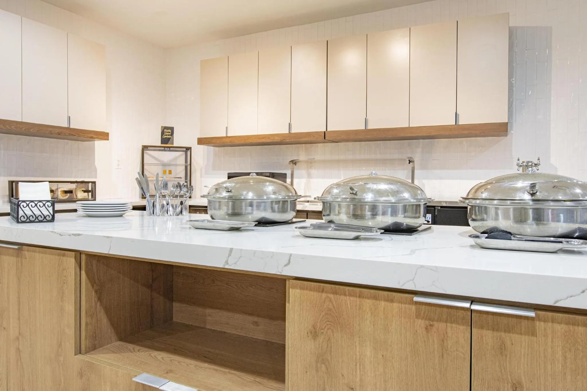 Breakfast in Staybridge Suites Lafayette-Airport by IHG