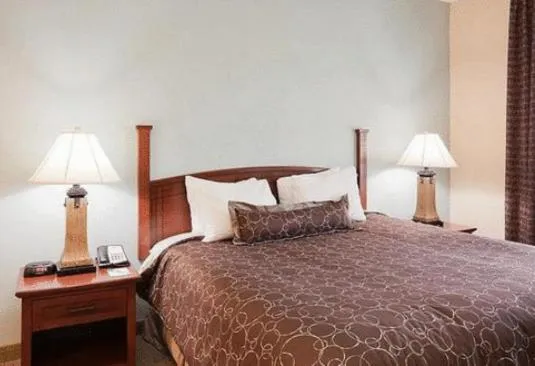 Bed in Staybridge Suites Lafayette-Airport by IHG