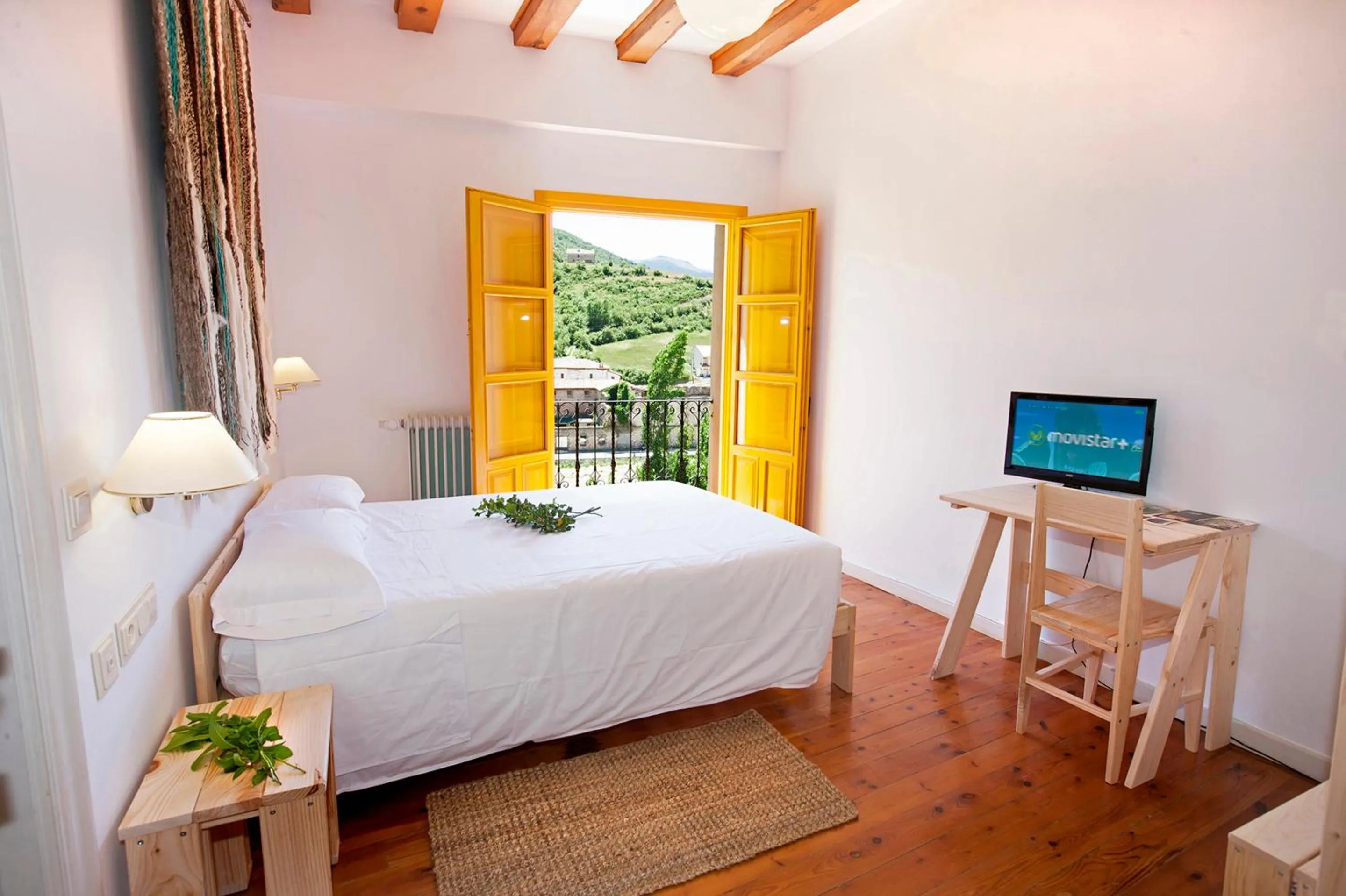 Bedroom, Bed in Posada Hoyos de Iregua