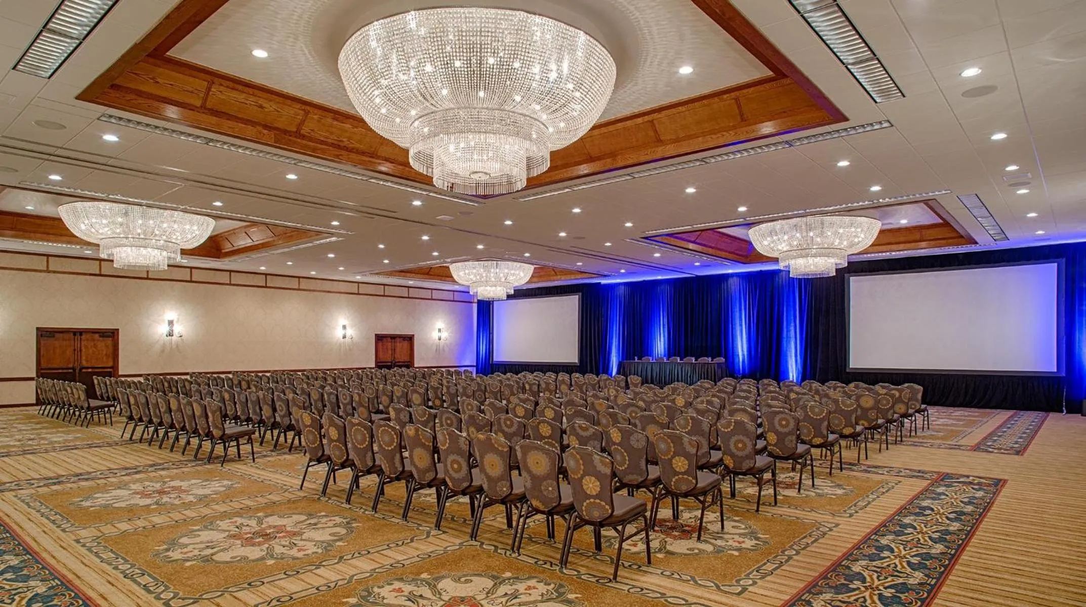 Meeting/conference room in Crowne Plaza Phoenix - Chandler Golf Resort by IHG