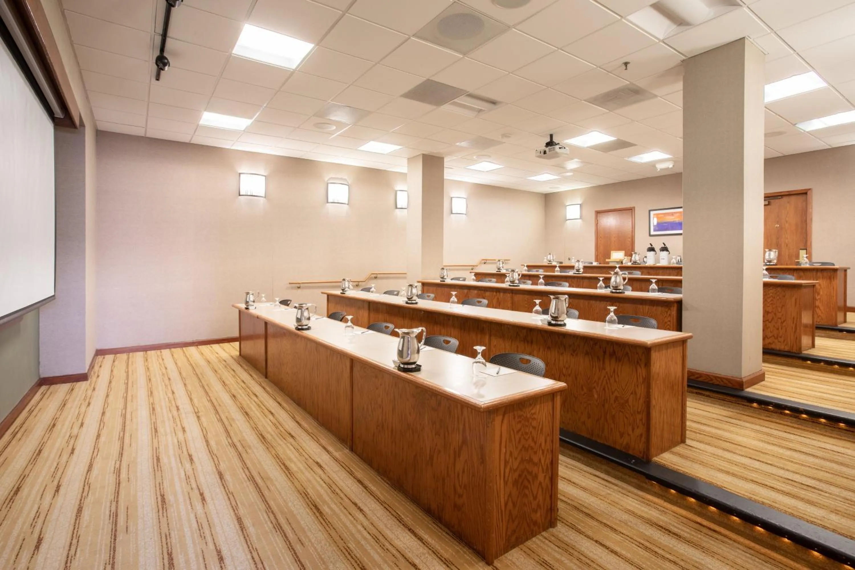 Lobby or reception in Crowne Plaza Phoenix - Chandler Golf Resort by IHG