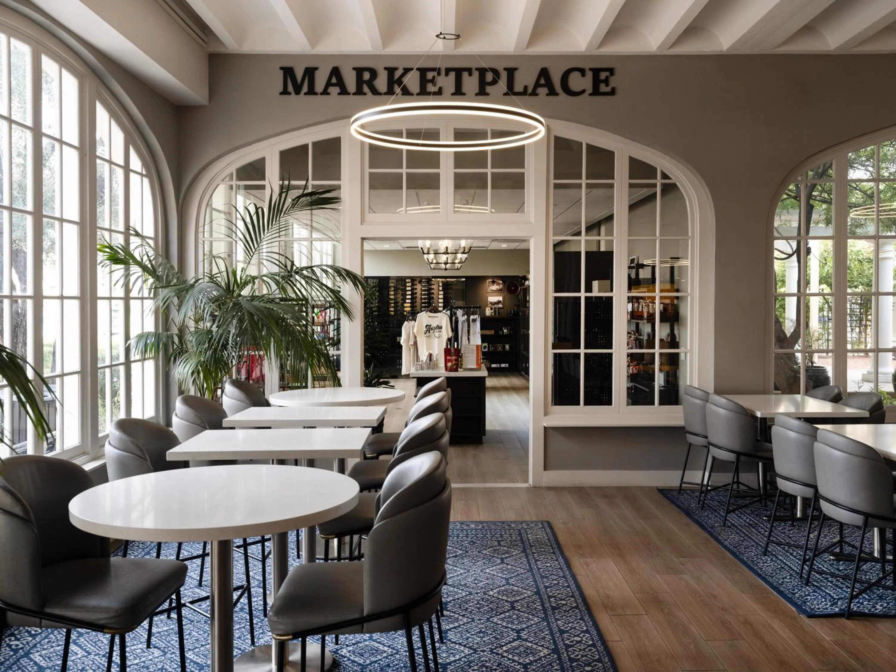 Property building in Crowne Plaza Phoenix - Chandler Golf Resort by IHG