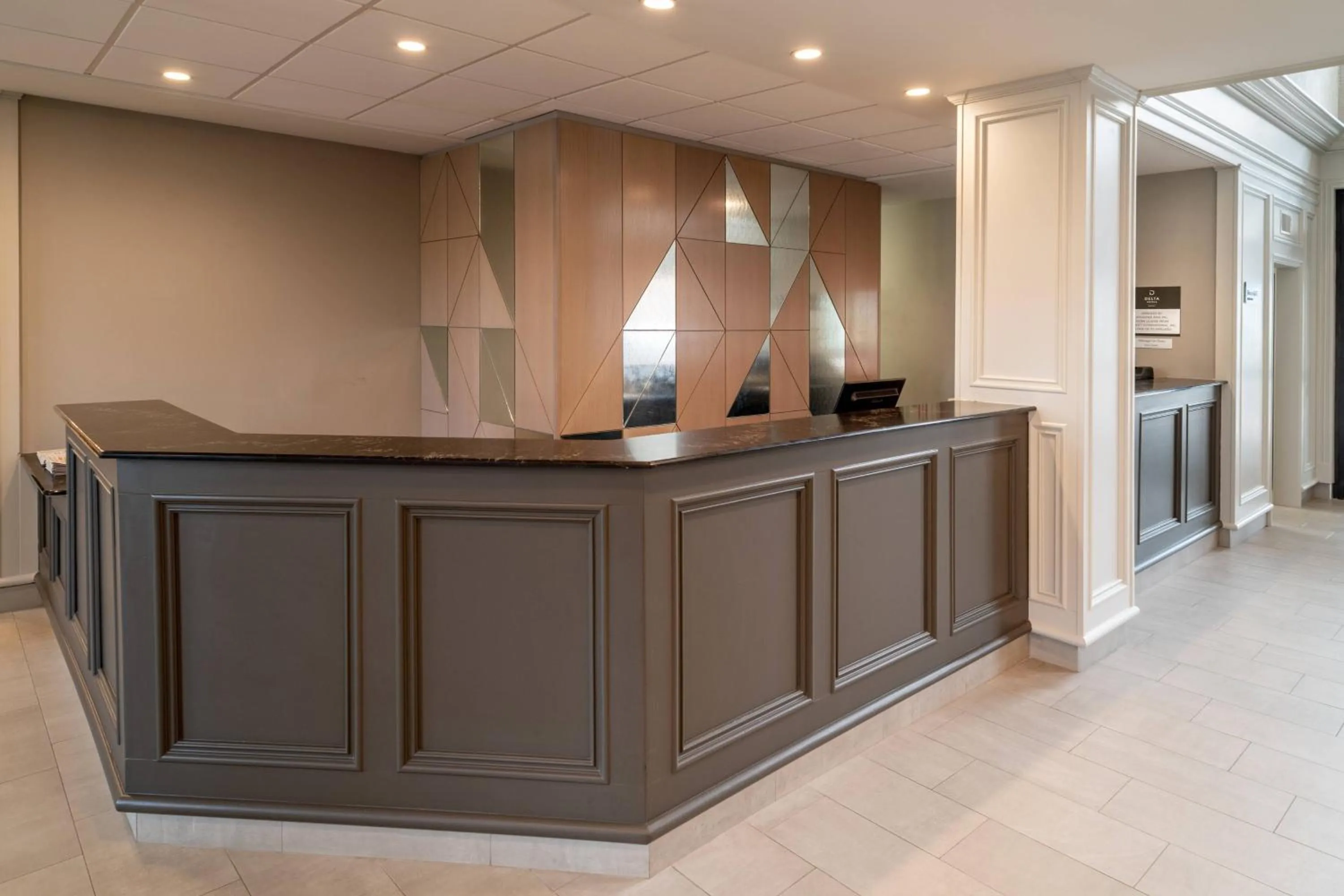 Lobby or reception in Delta Hotels by Marriott Huntington Downtown
