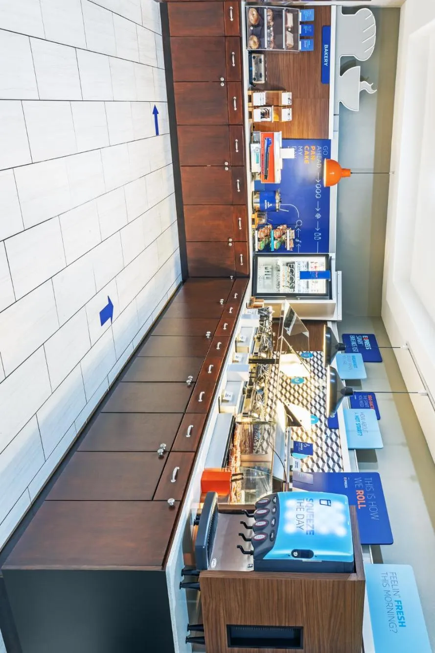 Breakfast in Holiday Inn Express & Suites Lafayette South by IHG