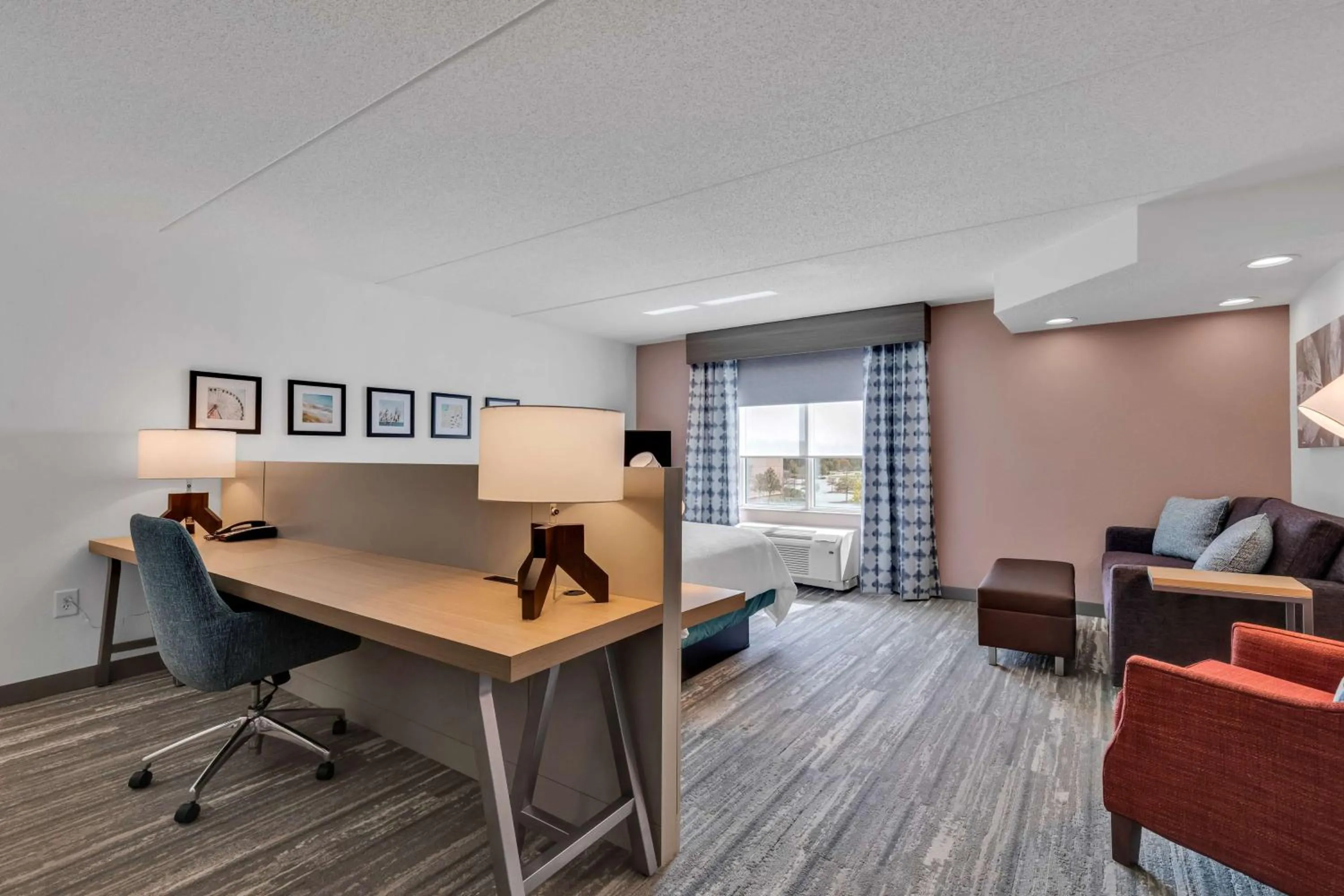 Living room in Hilton Garden Inn Myrtle Beach/Coastal Grand Mall