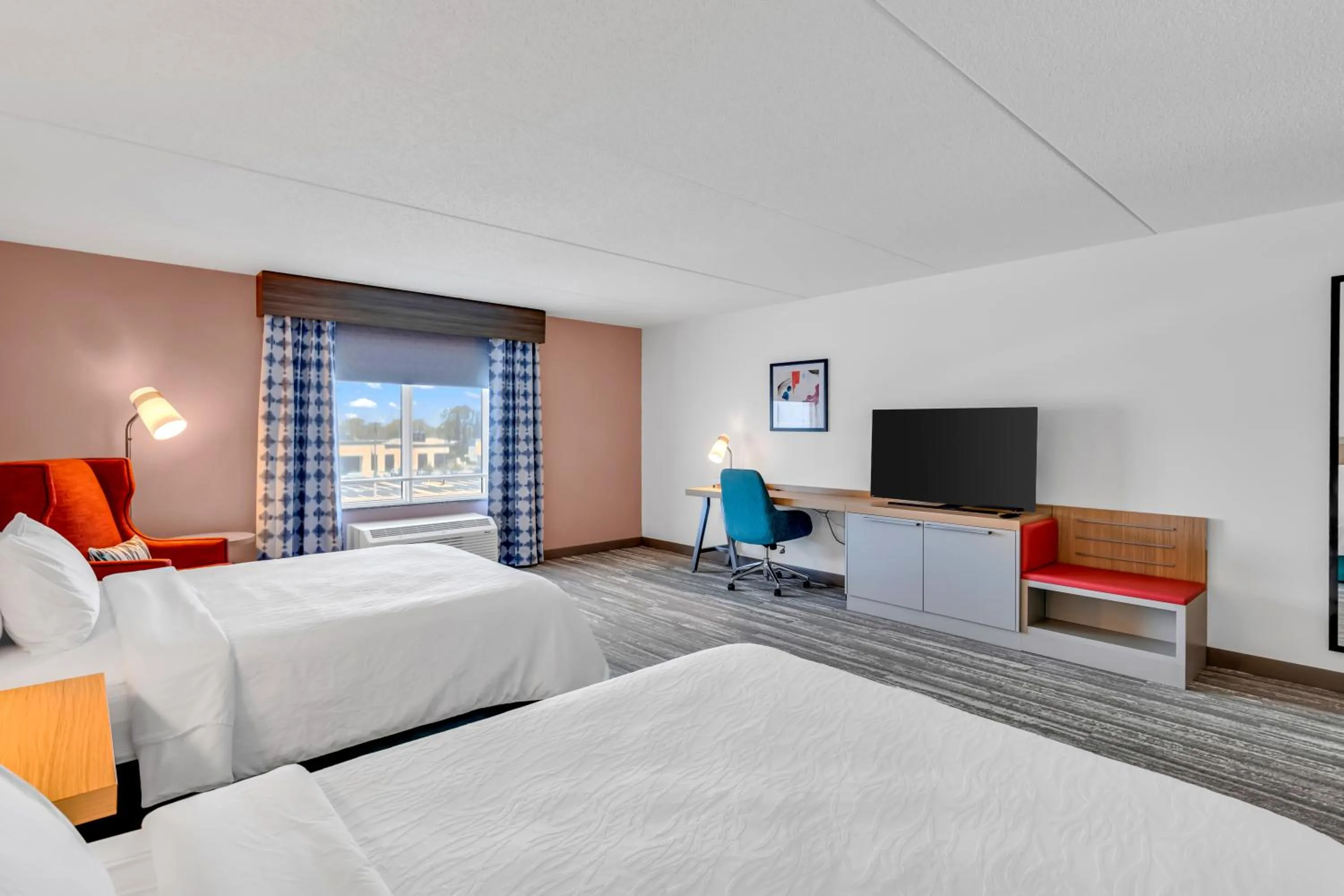 Photo of the whole room, Bed in Hilton Garden Inn Myrtle Beach/Coastal Grand Mall