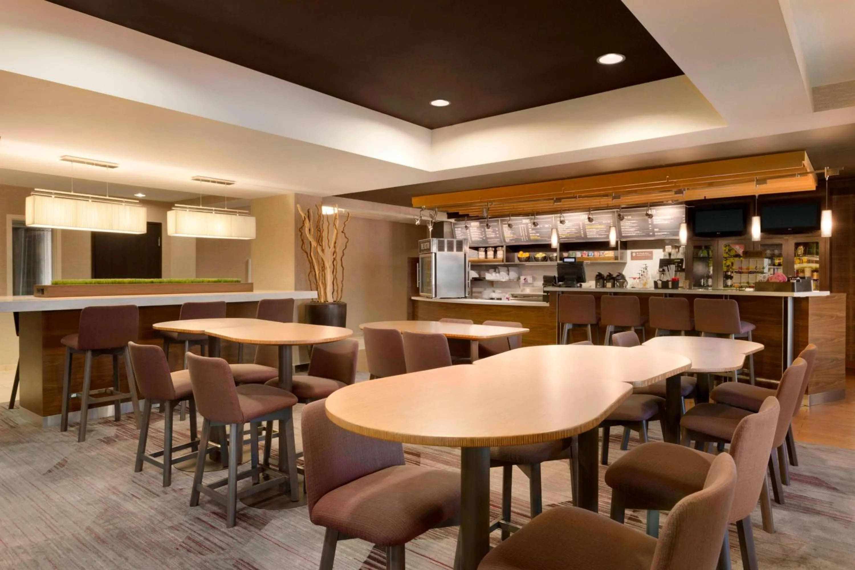 Restaurant/places to eat in Courtyard by Marriott Bloomington Normal
