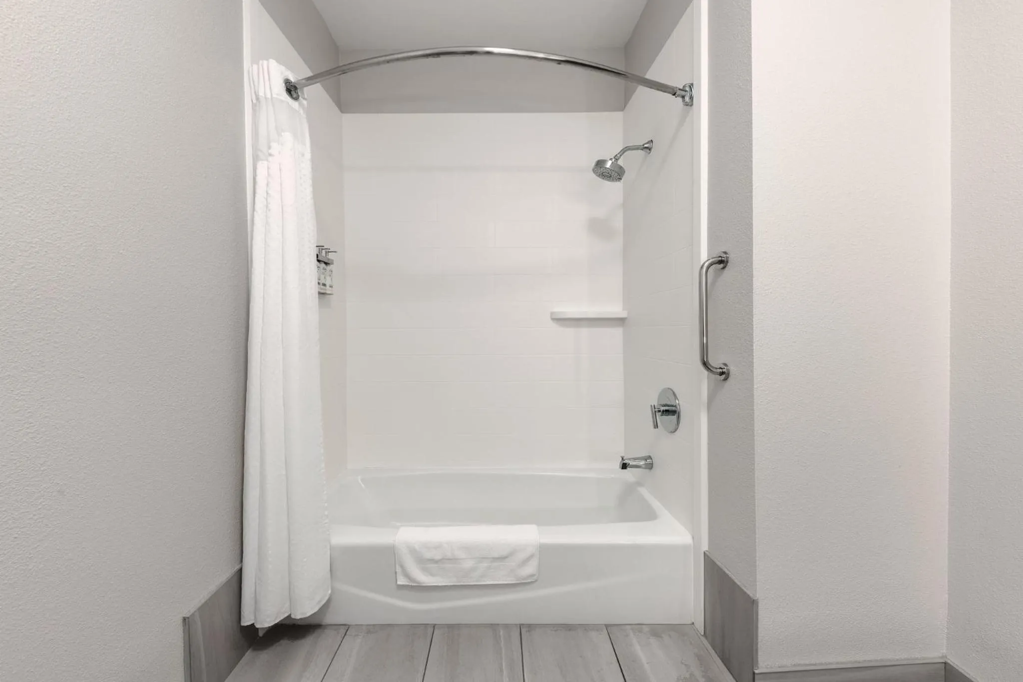 Bathroom in Holiday Inn Express Hotel and Suites Athens by IHG