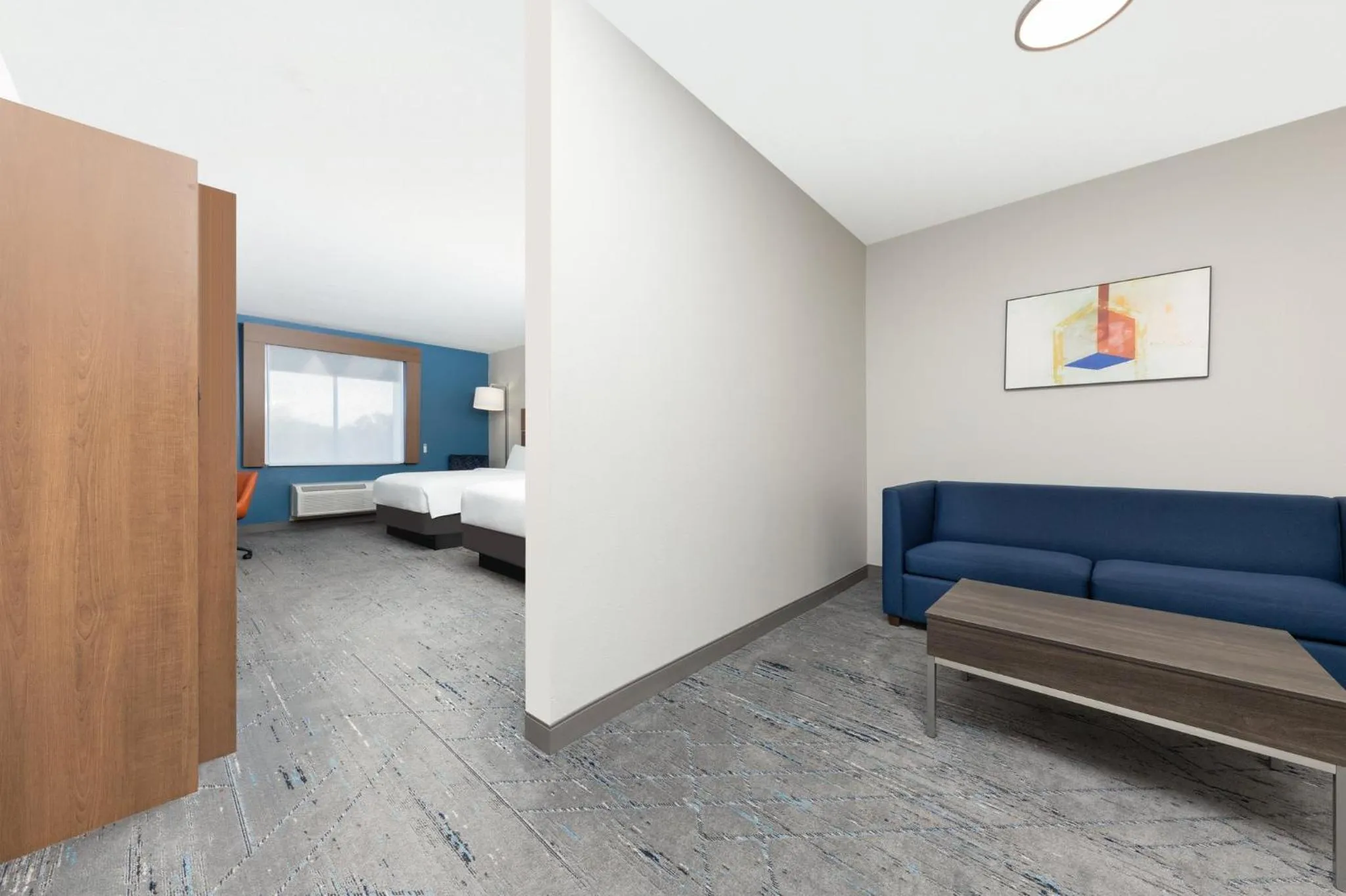 Photo of the whole room, Bed in Holiday Inn Express Hotel and Suites Athens by IHG