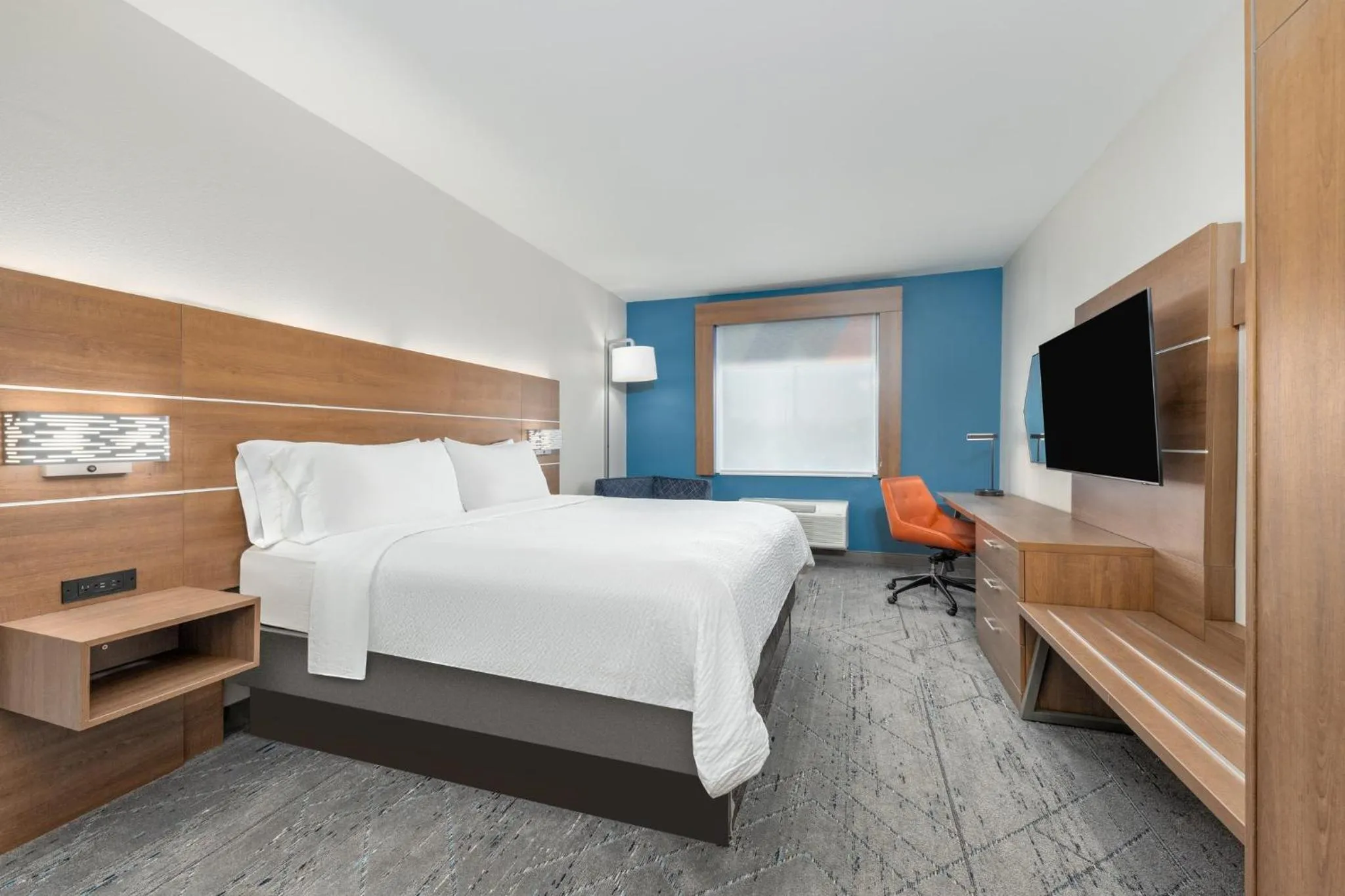 Photo of the whole room, Bed in Holiday Inn Express Hotel and Suites Athens by IHG