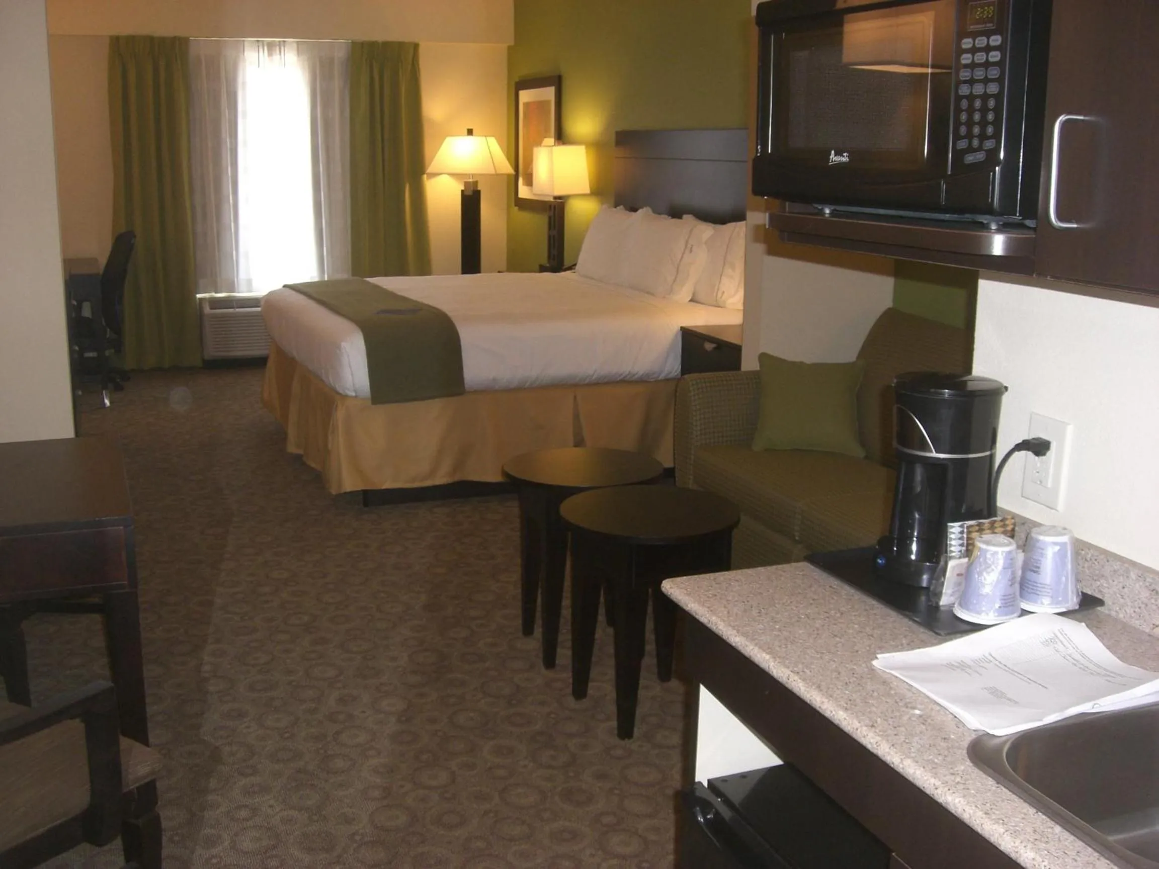 Photo of the whole room, Bed in Holiday Inn Express Hotel & Suites Mount Juliet - Nashville Area by IHG