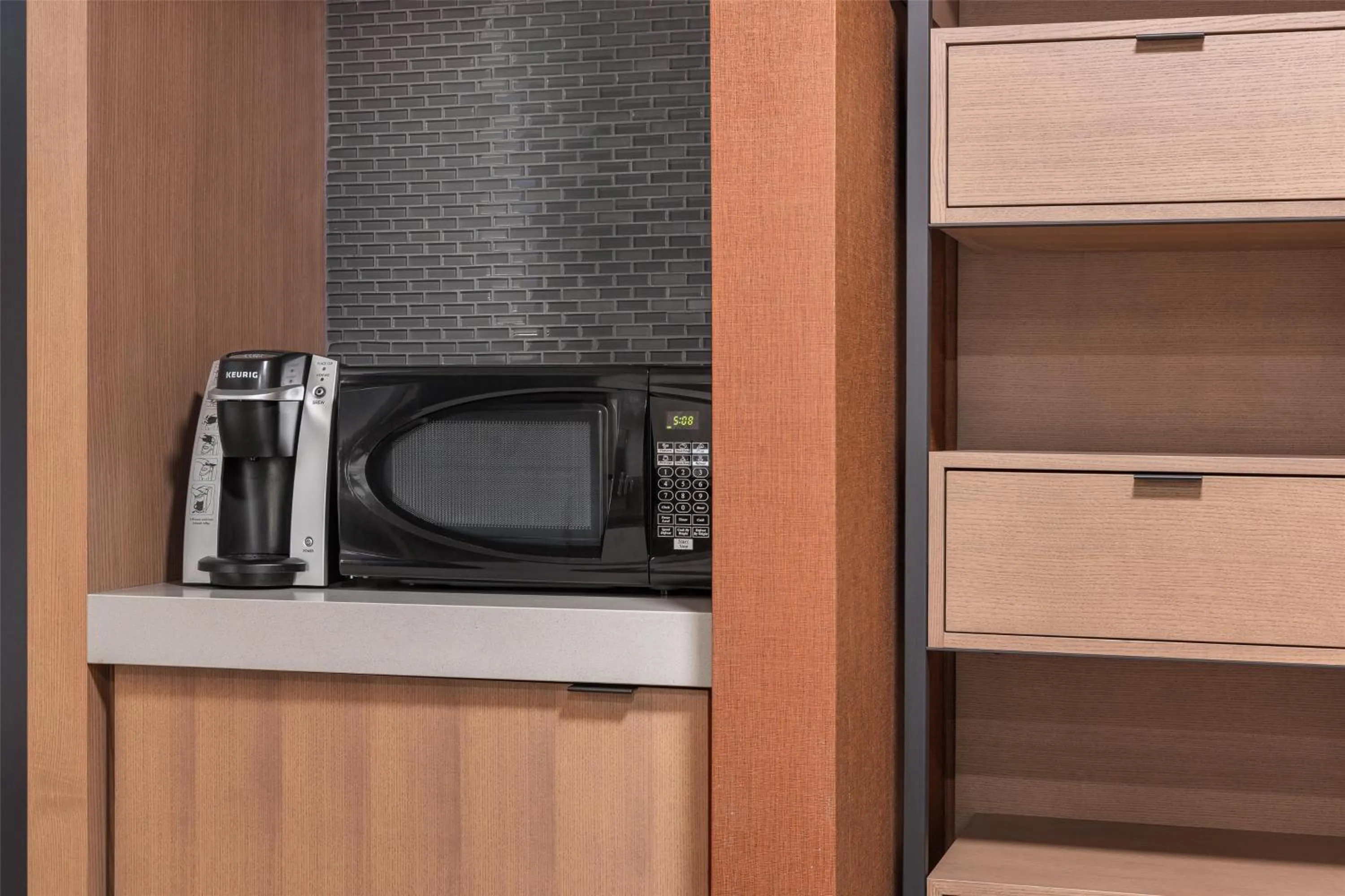 Photo of the whole room in Hilton Garden Inn Toronto Airport