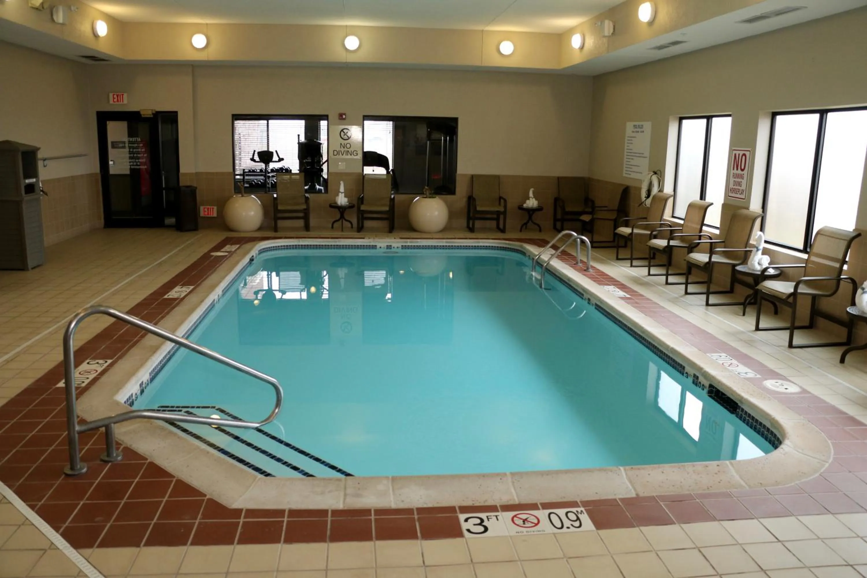 Swimming pool in Best Western Plus Omaha Airport Inn
