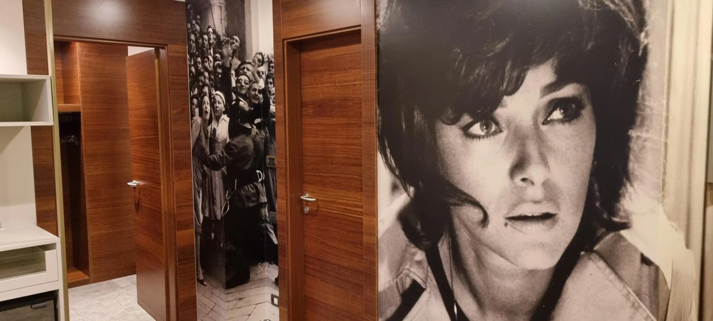 wardrobe in Best Western Premier BHR Treviso Hotel