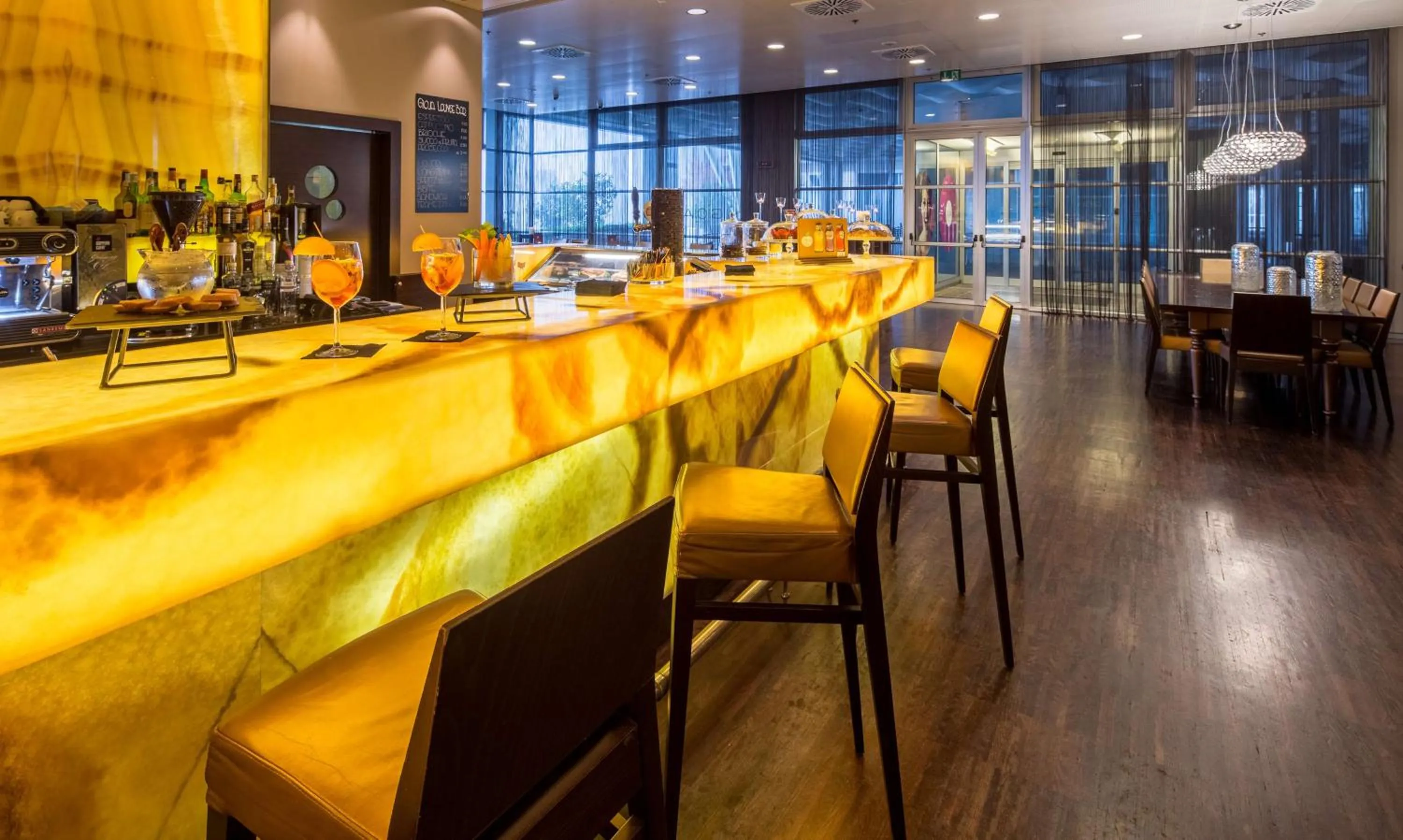 Lounge or bar in Best Western Premier BHR Treviso Hotel