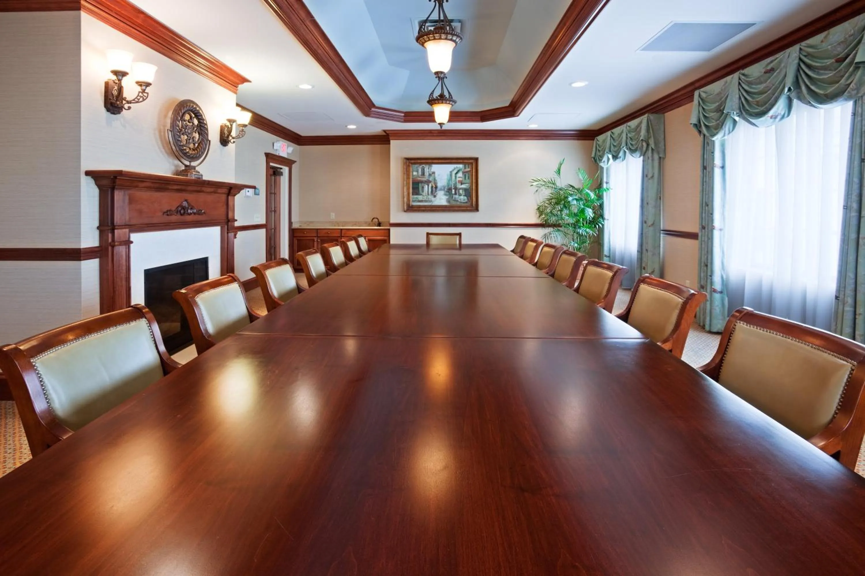 Meeting/conference room in Holiday Inn Hotel & Suites Minneapolis-Lakeville by IHG