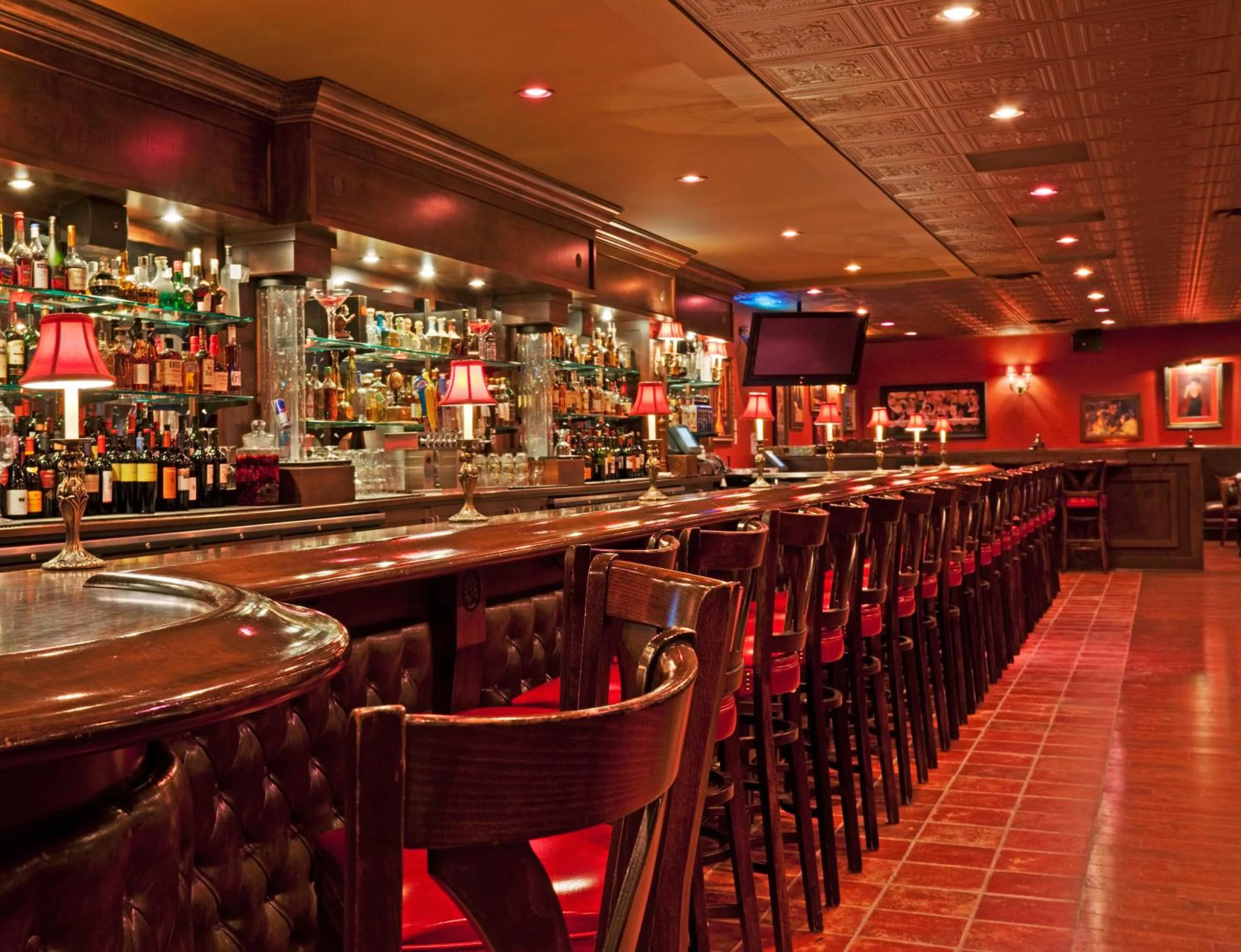 Lounge or bar in Holiday Inn Hotel & Suites Minneapolis-Lakeville by IHG