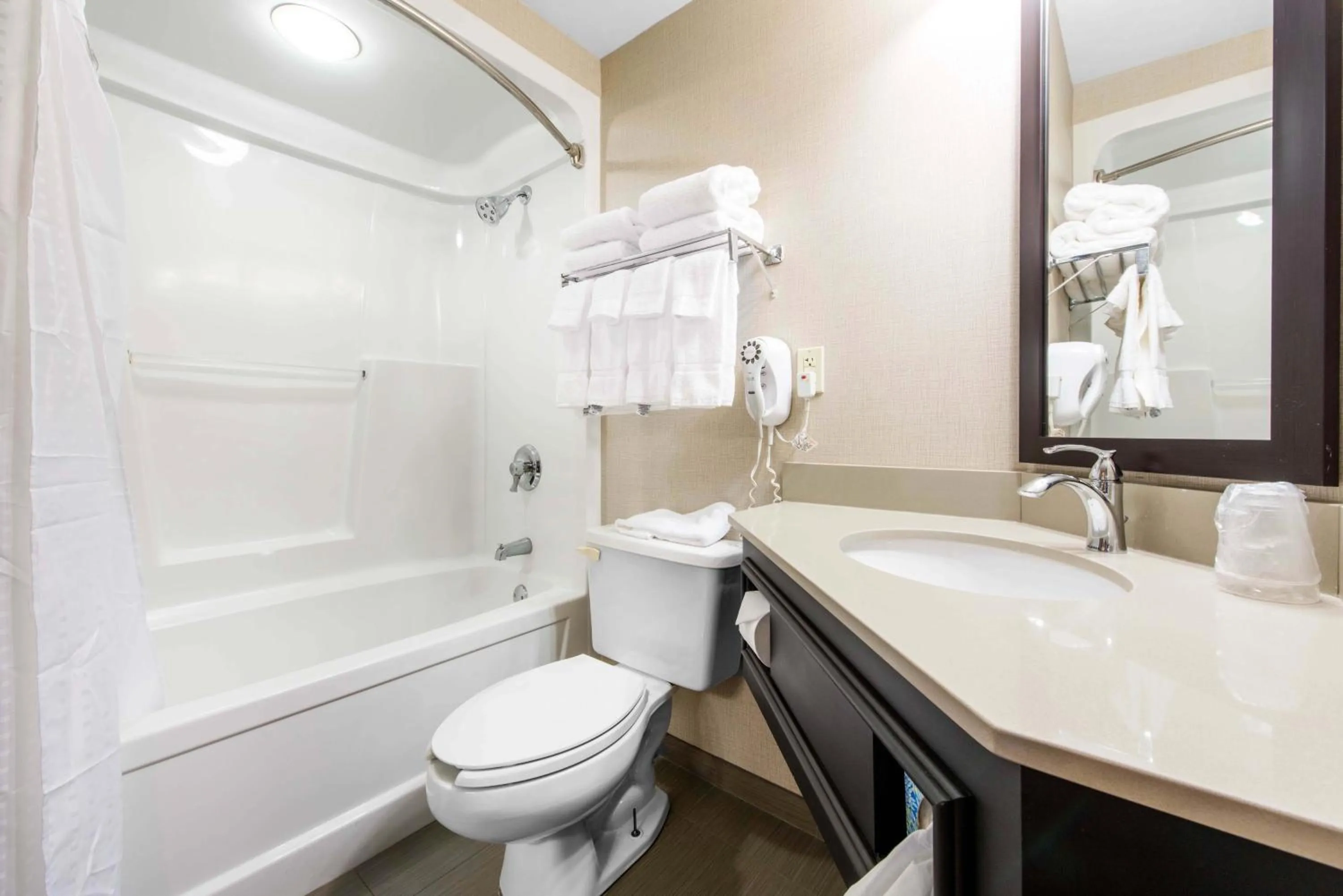 Shower in Clarion Inn Cranberry Township