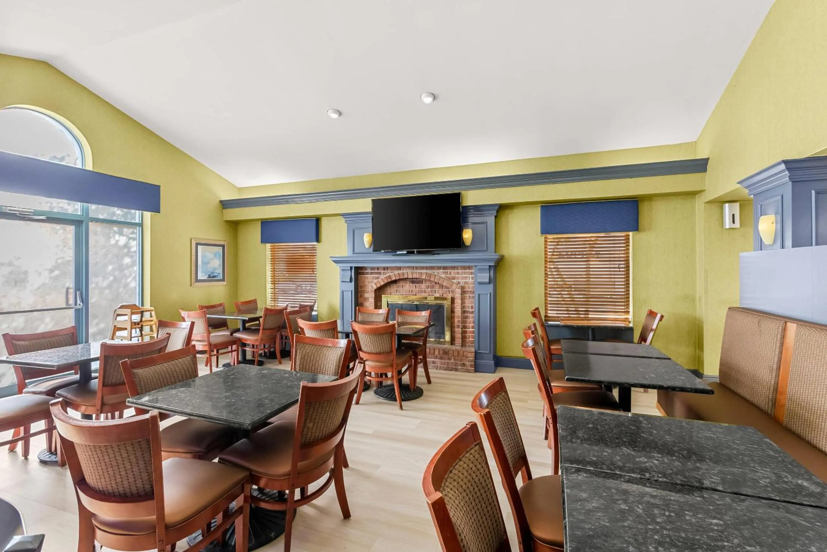 Breakfast in Clarion Inn Cranberry Township