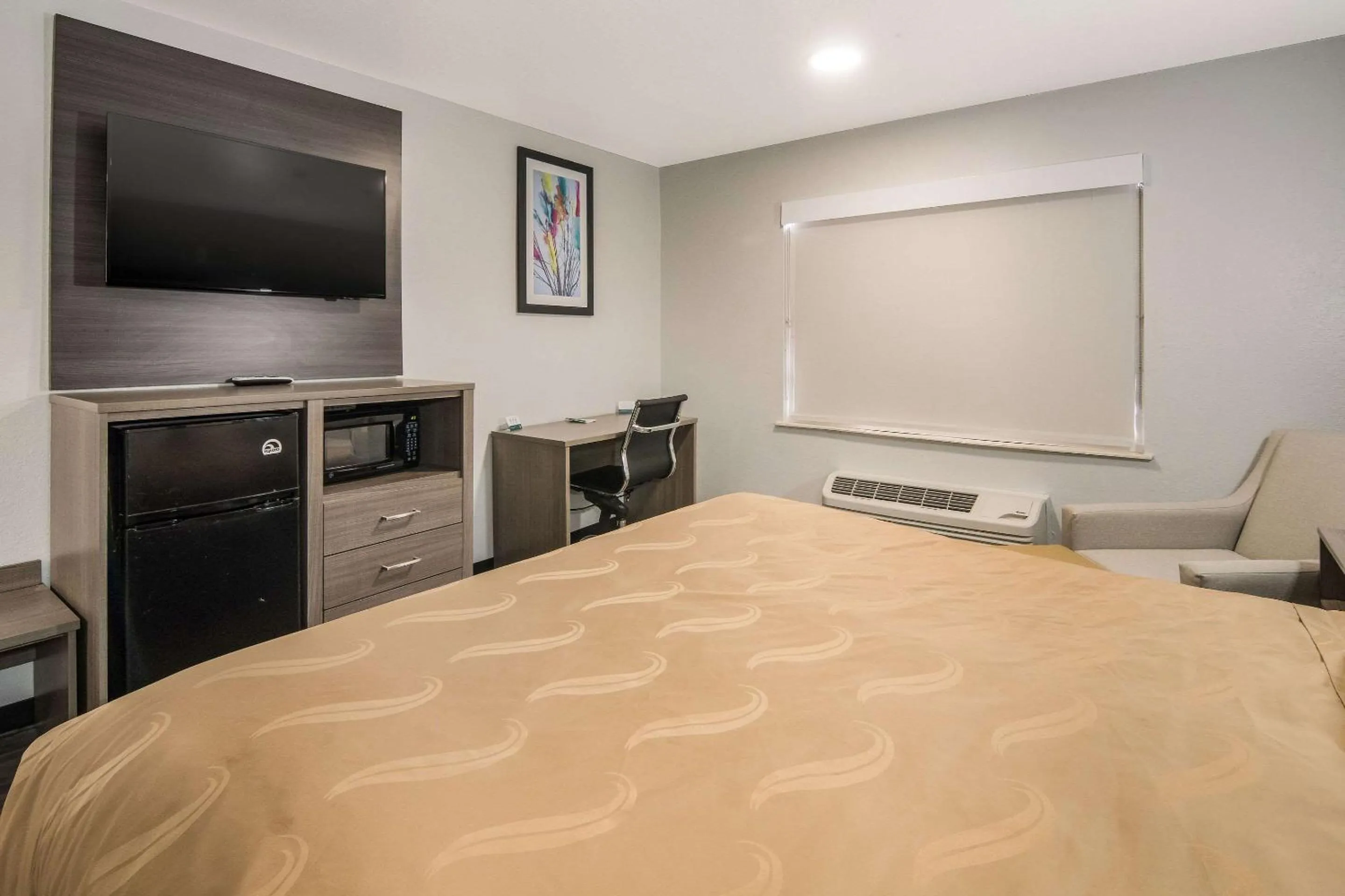 Photo of the whole room in Quality Inn & Suites Fort Worth - Fossil Creek