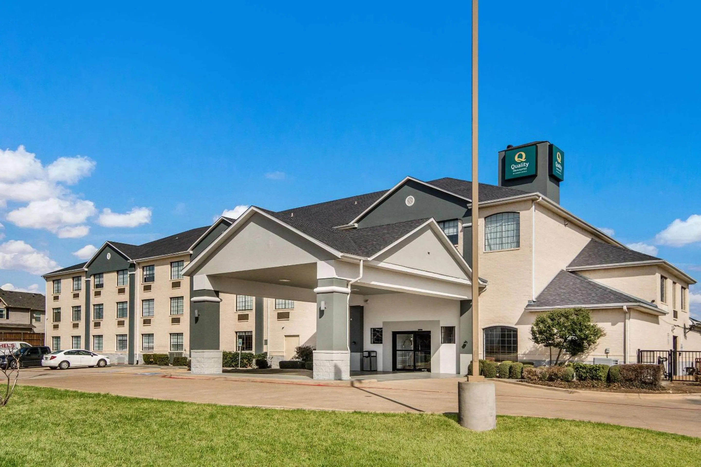 Property building in Quality Inn & Suites Fort Worth - Fossil Creek