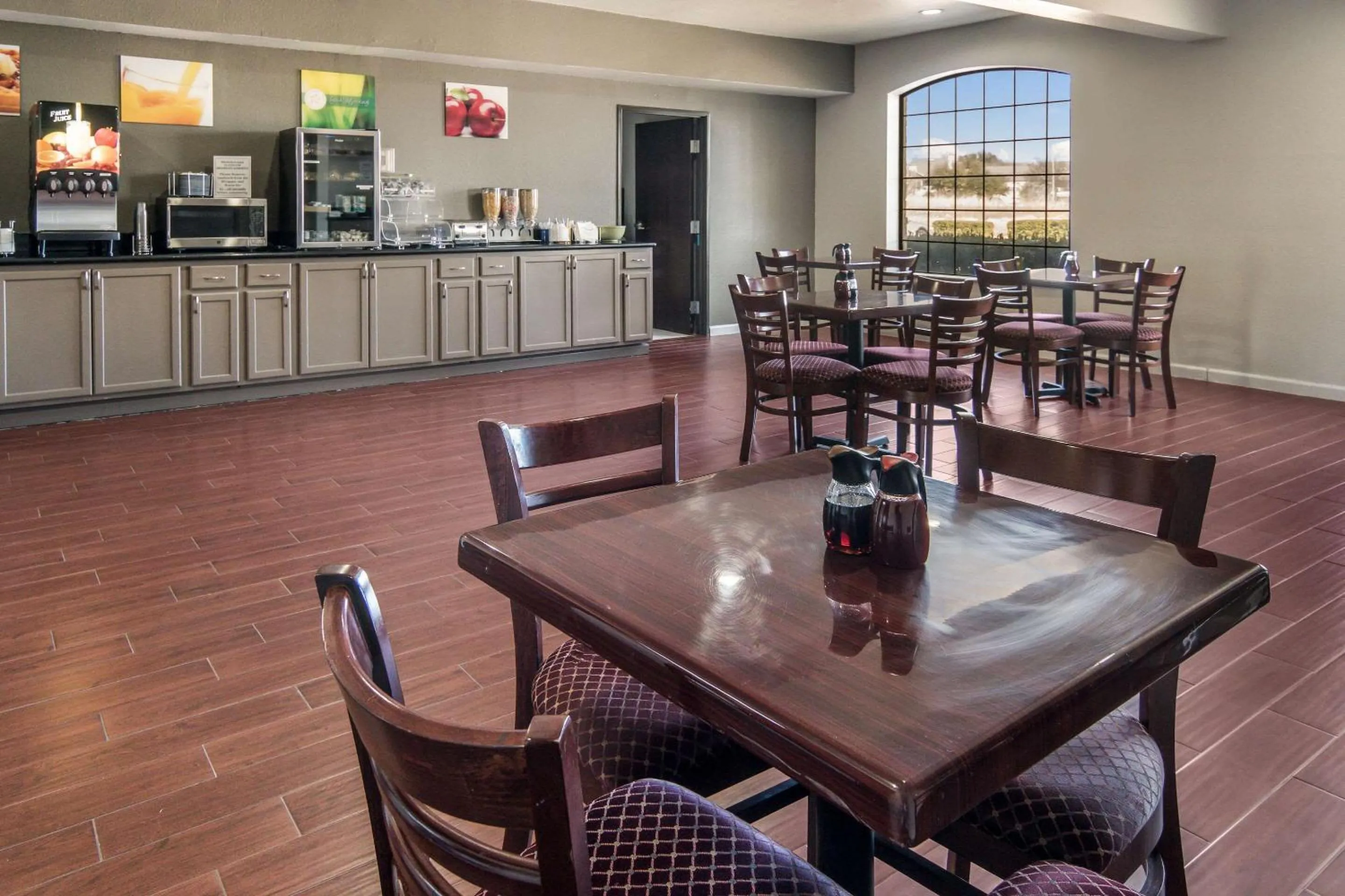 Restaurant/places to eat in Quality Inn & Suites Fort Worth - Fossil Creek