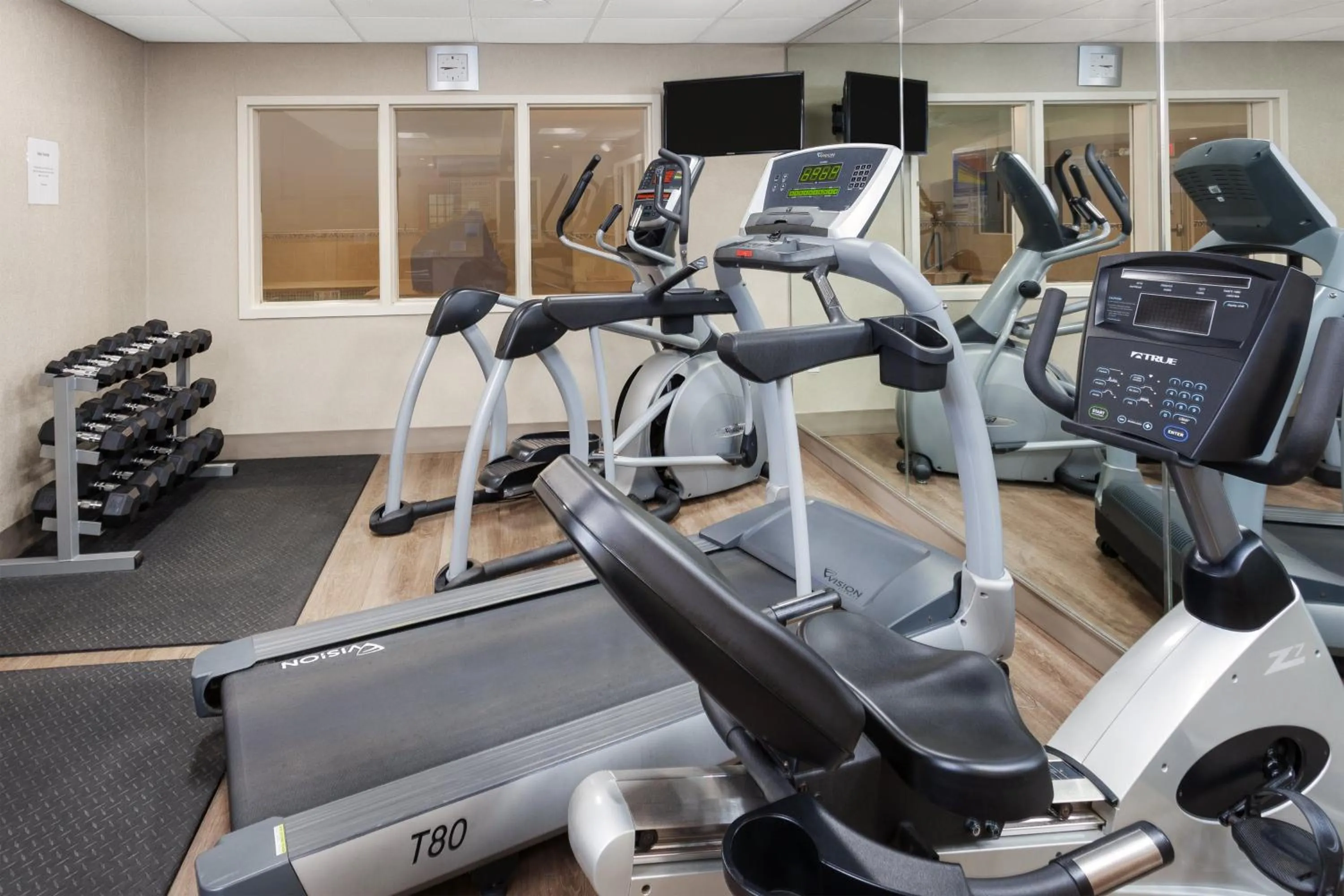 Spa and wellness centre/facilities in Holiday Inn Express Hotel & Suites Hampton South-Seabrook by IHG