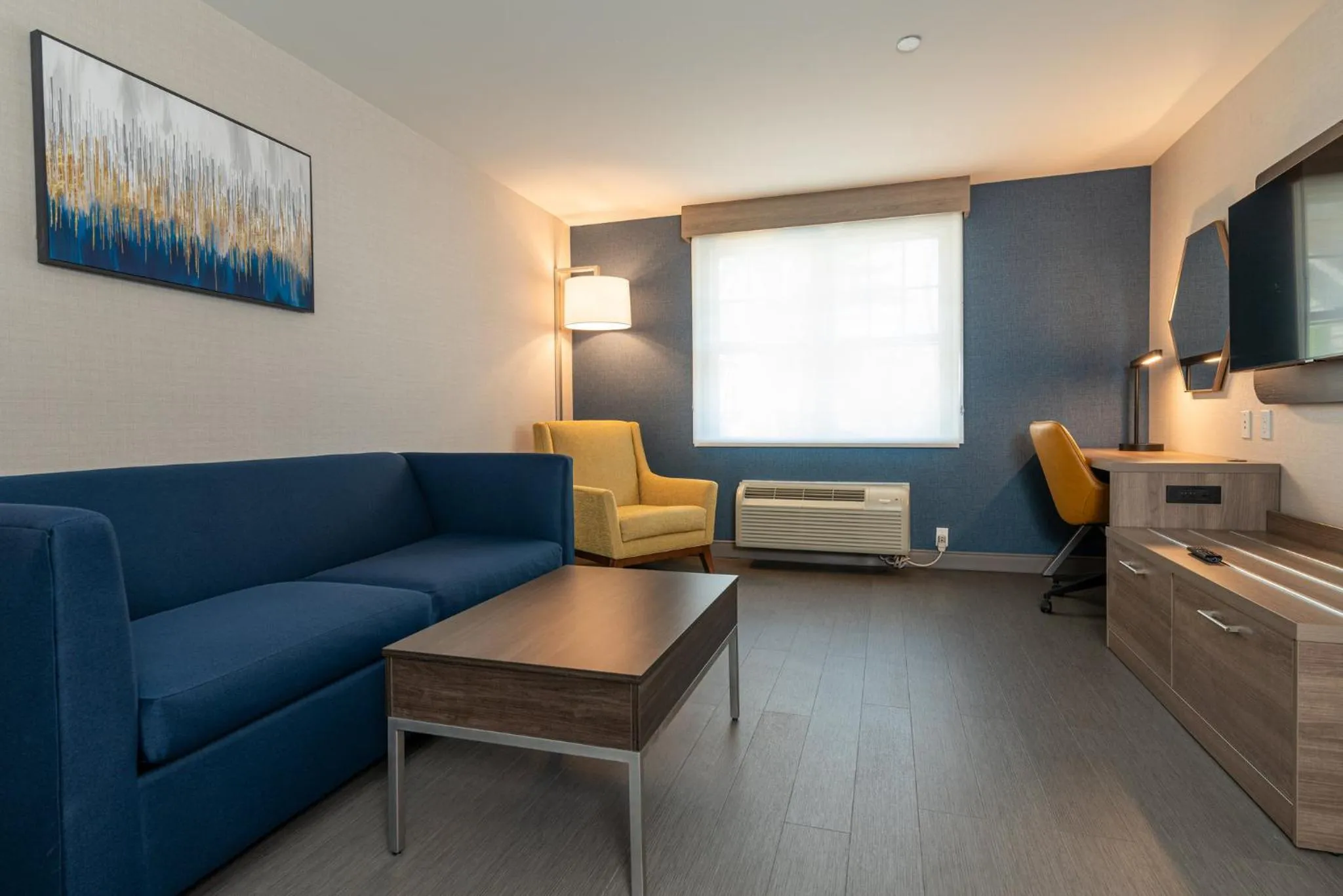 Photo of the whole room in Holiday Inn Express Hotel & Suites Hampton South-Seabrook by IHG