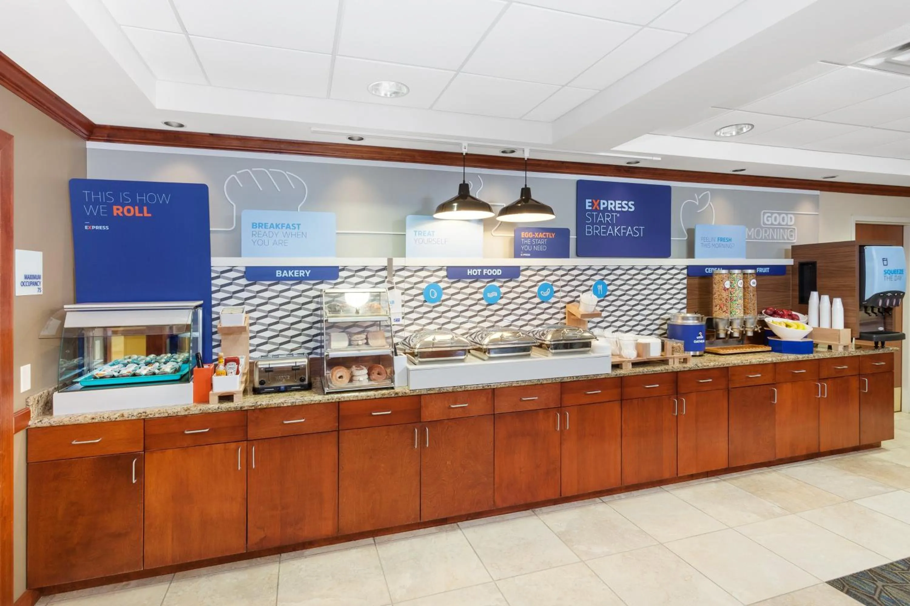 Breakfast in Holiday Inn Express Hotel & Suites Hampton South-Seabrook by IHG
