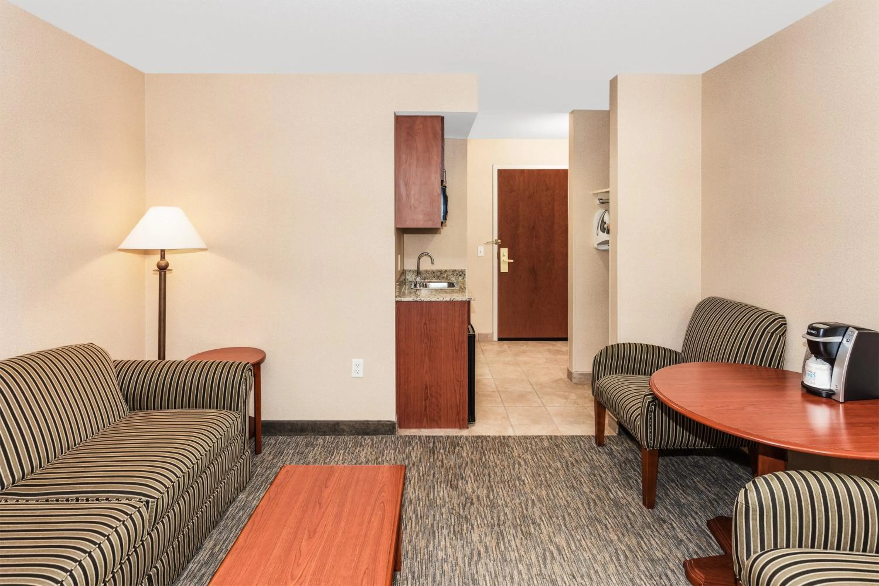 Photo of the whole room in Holiday Inn Express Hotel & Suites Hampton South-Seabrook by IHG