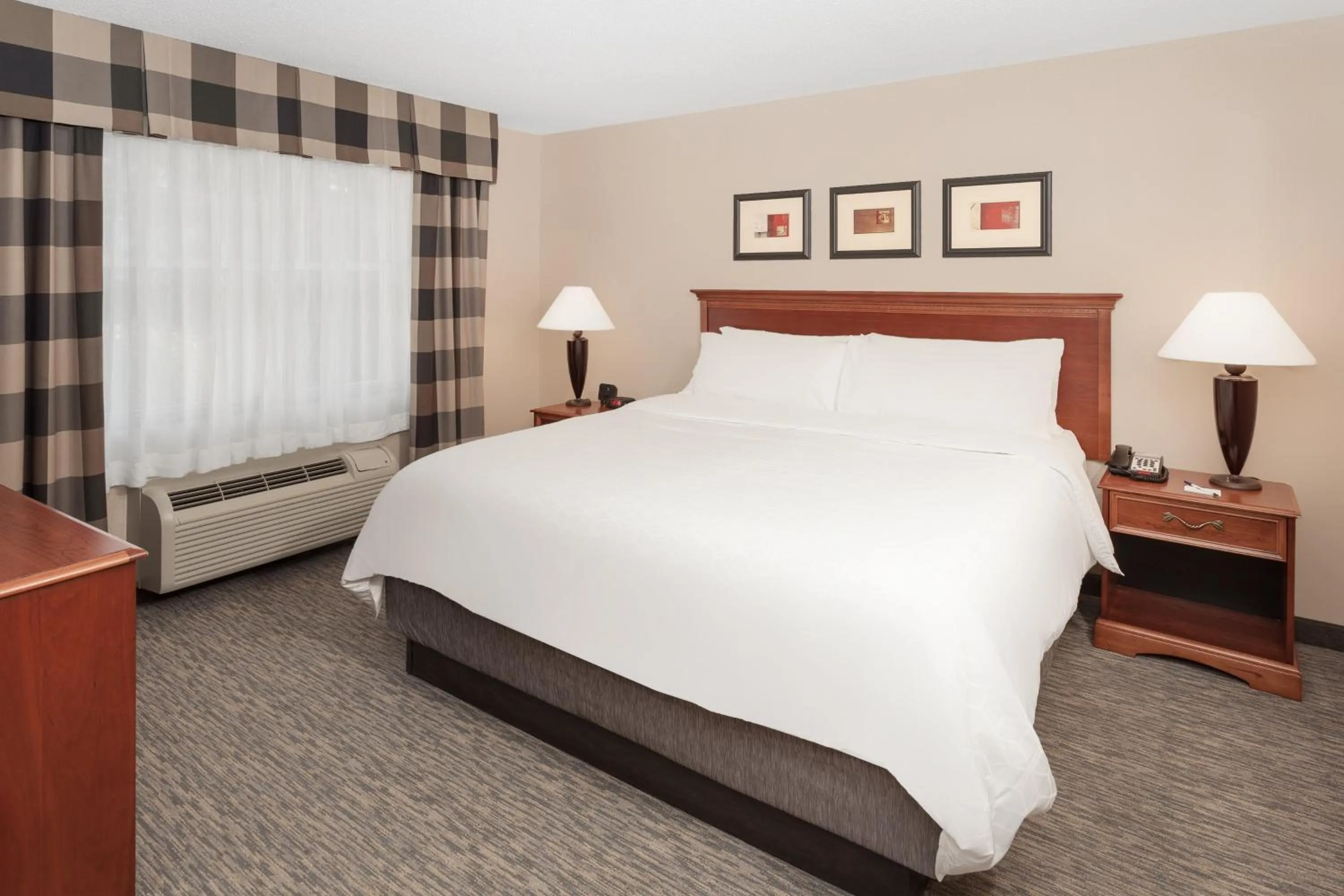 Photo of the whole room, Bed in Holiday Inn Express Hotel & Suites Hampton South-Seabrook by IHG