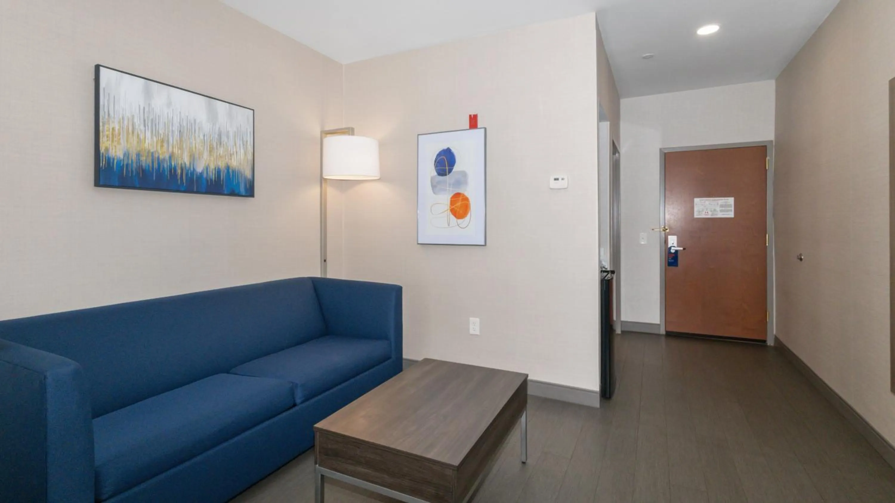 Photo of the whole room in Holiday Inn Express Hotel & Suites Hampton South-Seabrook by IHG