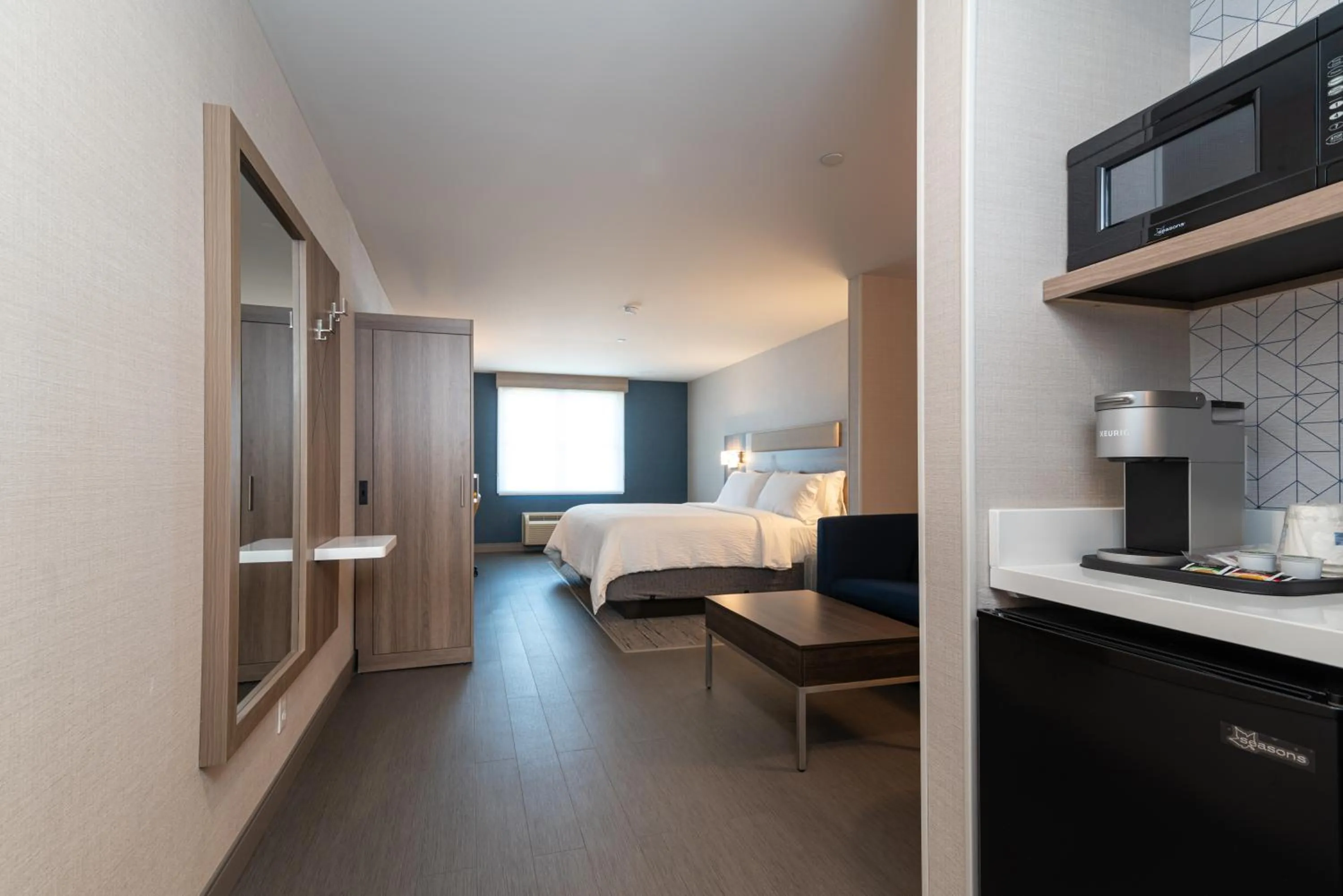 Bedroom, Bed in Holiday Inn Express Hotel & Suites Hampton South-Seabrook by IHG