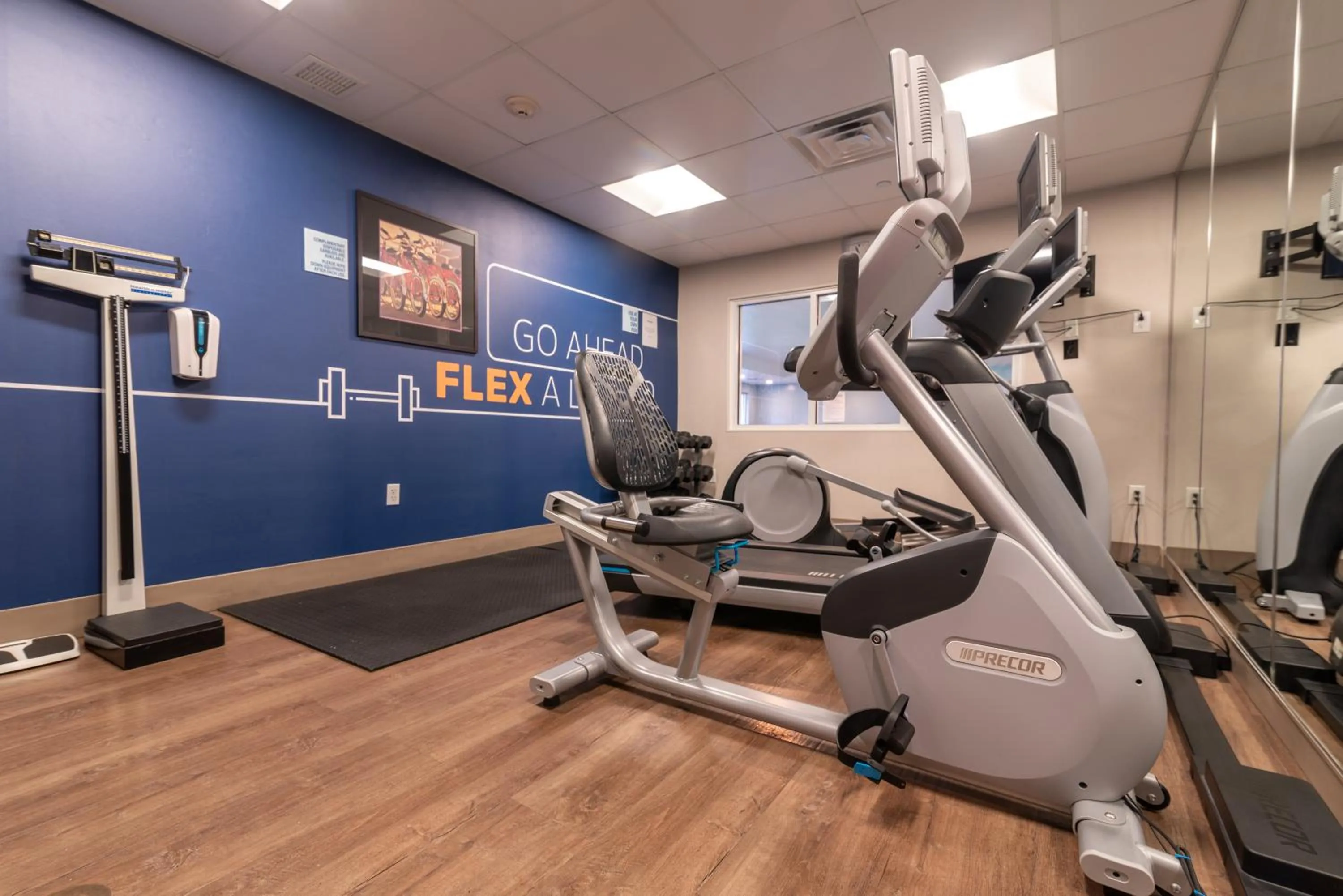 Fitness centre/facilities in Holiday Inn Express Hotel & Suites Hampton South-Seabrook by IHG