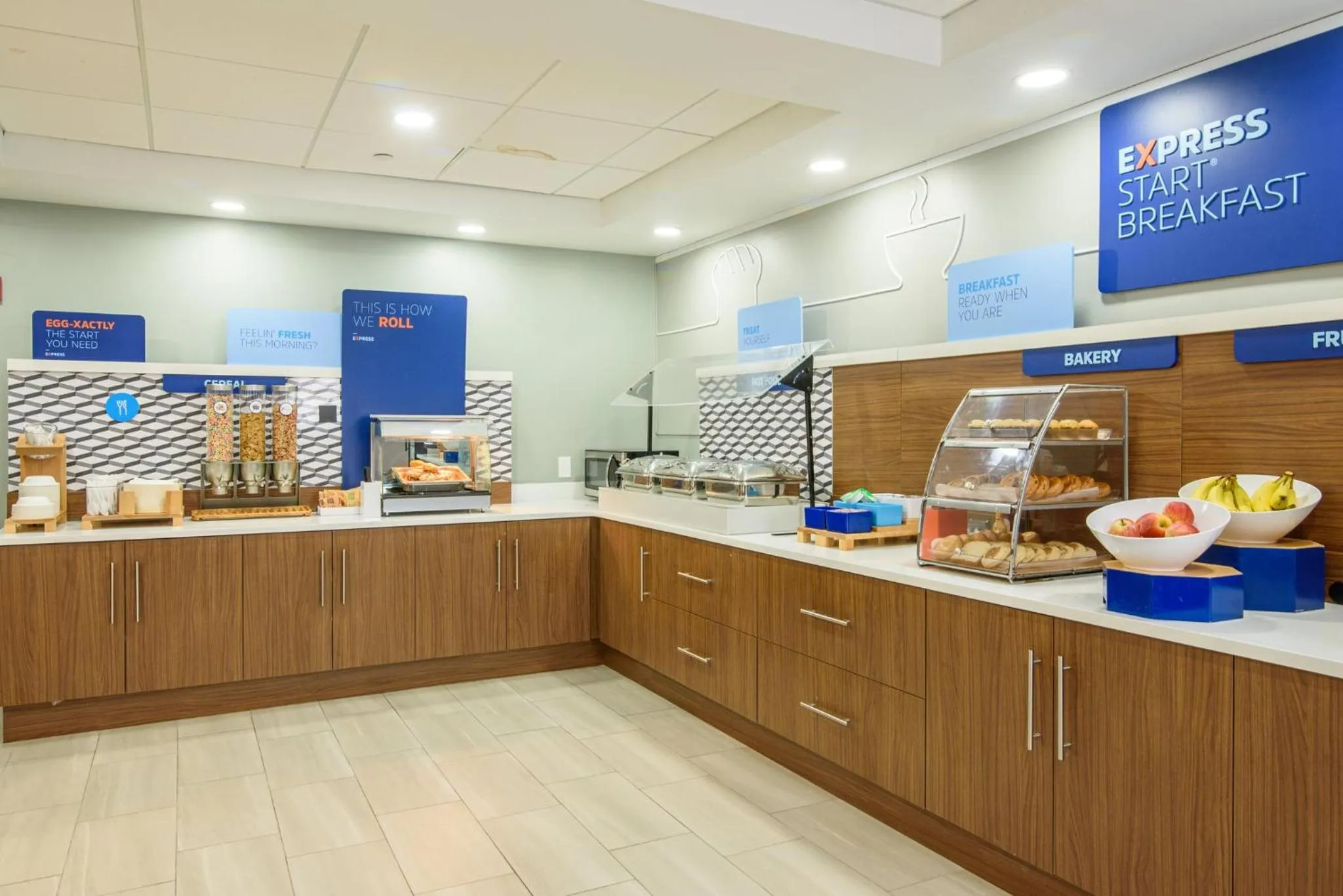 Breakfast in Holiday Inn Express Hotel & Suites Hampton South-Seabrook by IHG